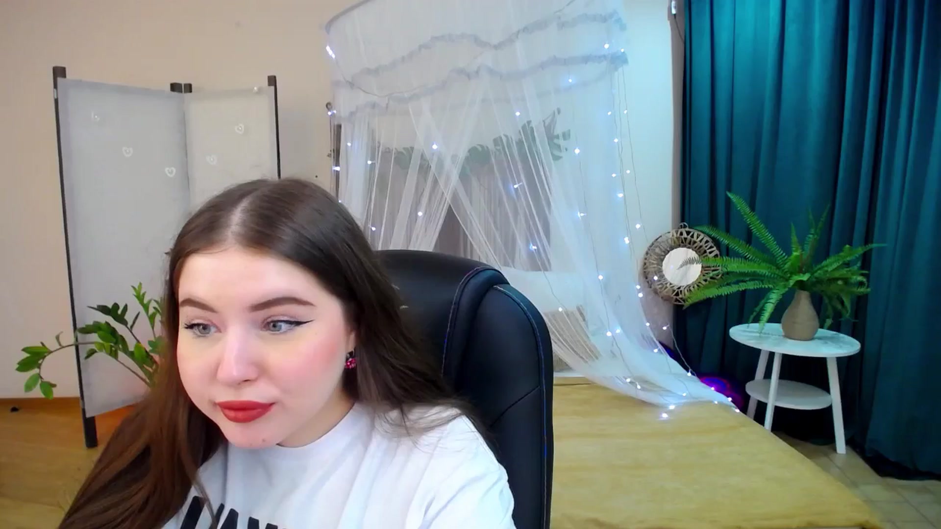 Gallery image thumbnail from AdmireMyEyes's myfreecams stream on, 03/09/2025, 20:53 image 20 of 20