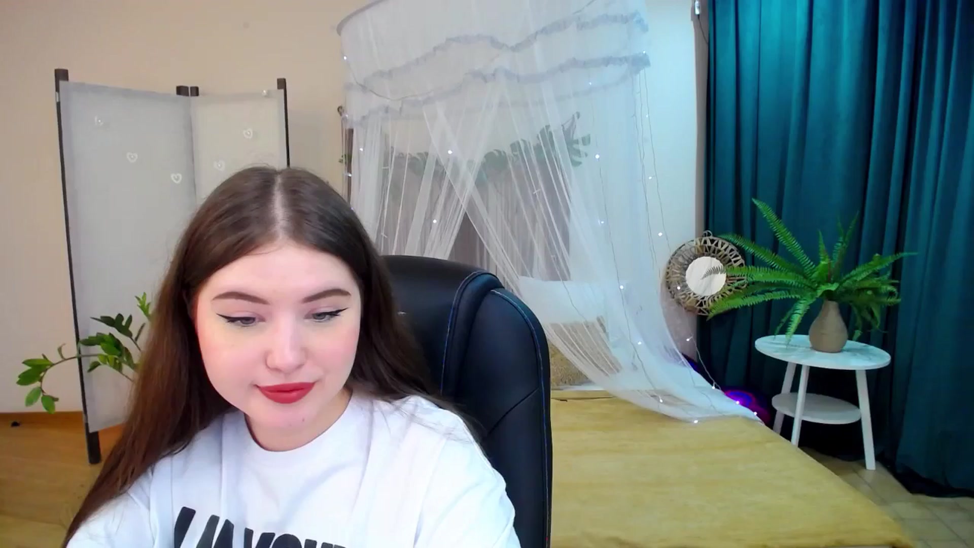 Gallery image thumbnail from AdmireMyEyes's myfreecams stream on, 03/09/2025, 20:53 image 8 of 20
