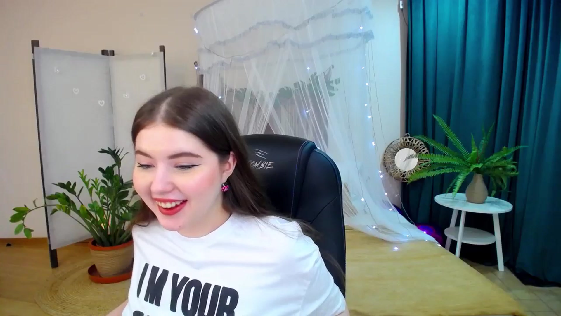 Gallery image thumbnail from AdmireMyEyes's myfreecams stream on, 03/09/2025, 20:53 image 5 of 20