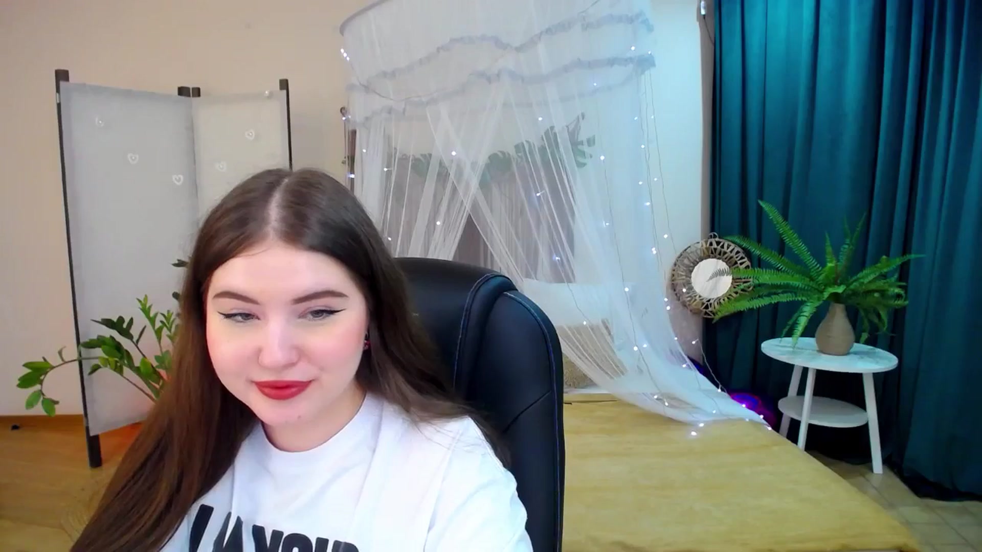 Gallery image thumbnail from AdmireMyEyes's myfreecams stream on, 03/09/2025, 20:53 image 13 of 20