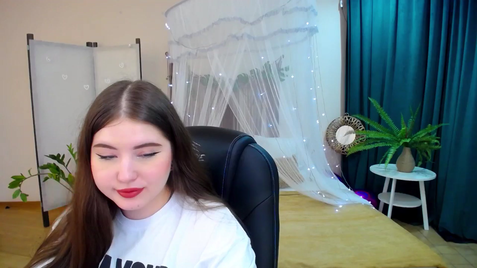 Gallery image thumbnail from AdmireMyEyes's myfreecams stream on, 03/09/2025, 20:53 image 17 of 20