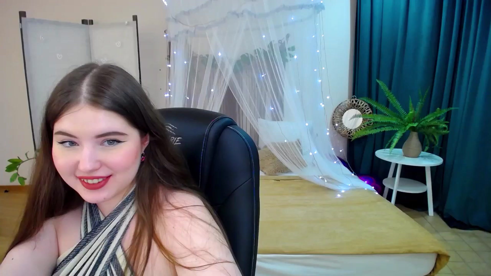Gallery image thumbnail from AdmireMyEyes's myfreecams stream on, 03/09/2025, 23:33 image 14 of 20