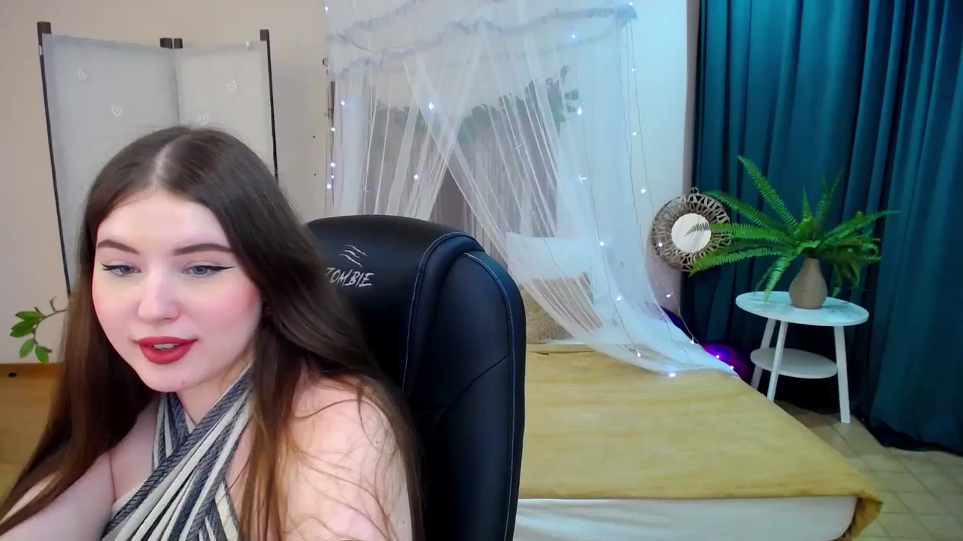 Gallery image thumbnail from AdmireMyEyes's myfreecams stream on, 03/09/2025, 23:33 image 13 of 20