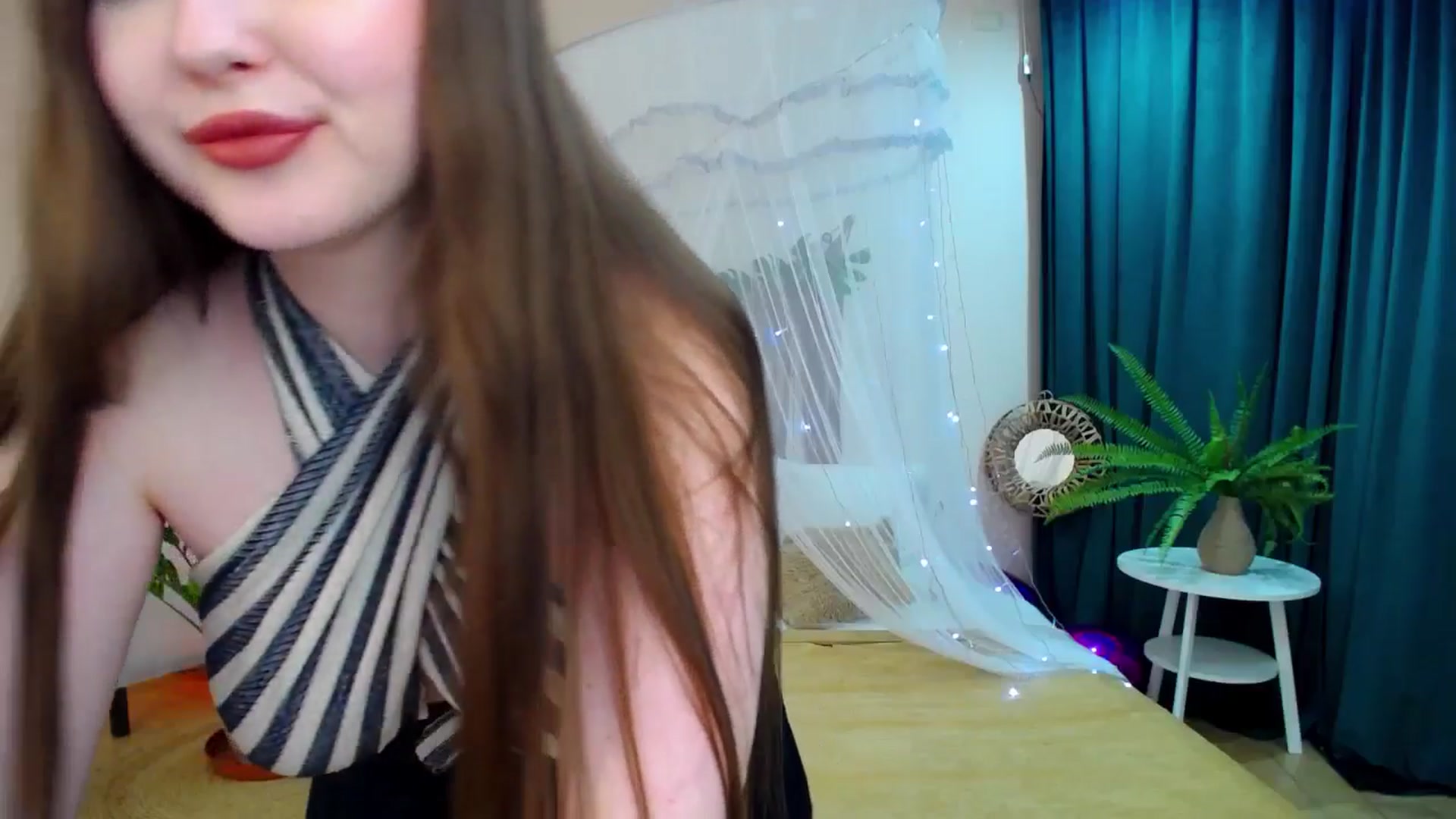 Gallery image thumbnail from AdmireMyEyes's myfreecams stream on, 03/09/2025, 23:33 image 19 of 20