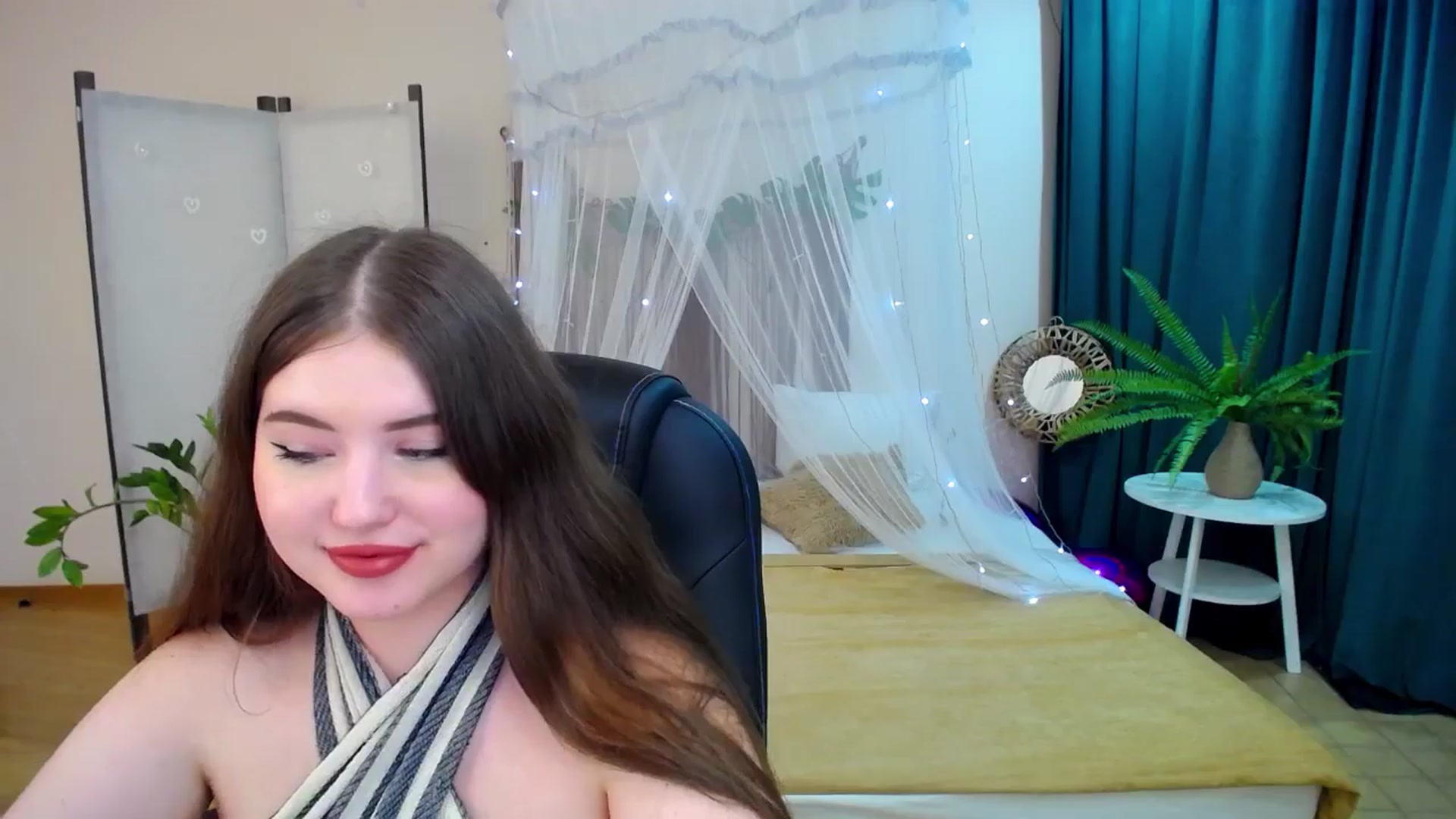 Gallery image thumbnail from AdmireMyEyes's myfreecams stream on, 03/10/2025, 24:35 image 4 of 20