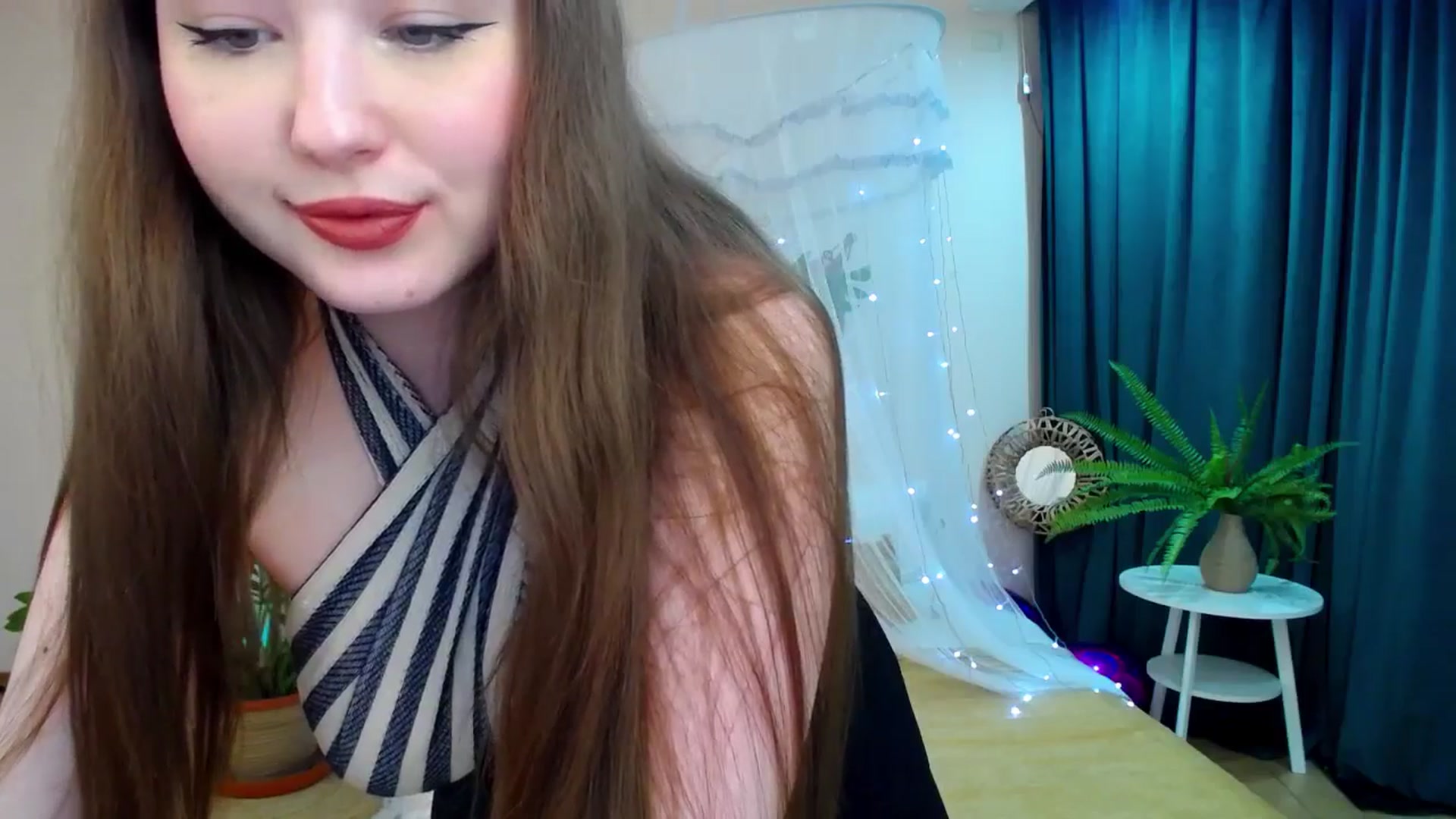 Gallery image thumbnail from AdmireMyEyes's myfreecams stream on, 03/10/2025, 24:35 image 16 of 20