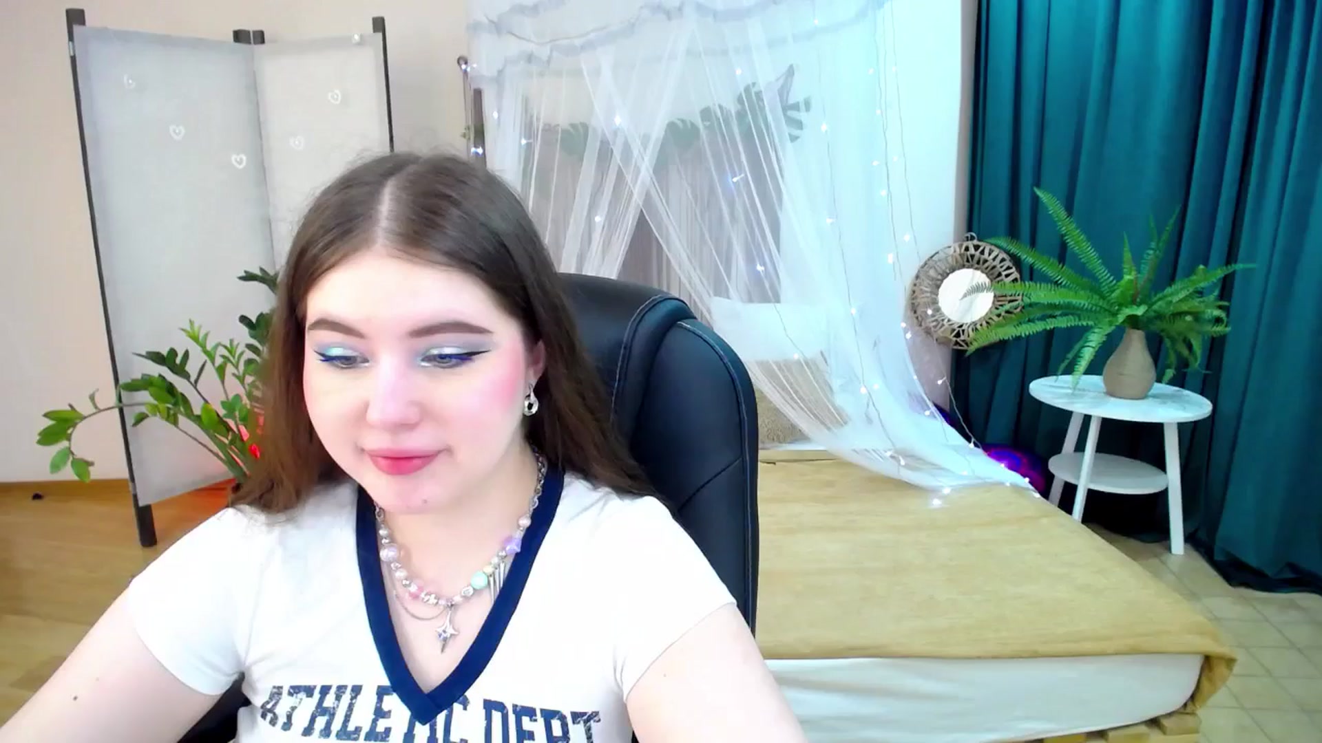 Gallery image thumbnail from AdmireMyEyes's myfreecams stream on, 03/10/2025, 19:48 image 1 of 20