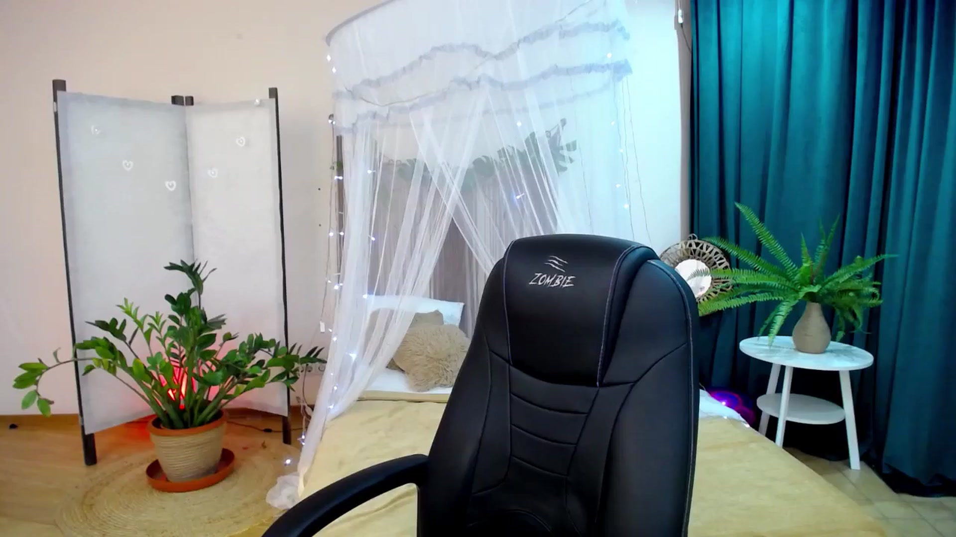 Gallery image thumbnail from AdmireMyEyes's myfreecams stream on, 03/10/2025, 20:59 image 11 of 20