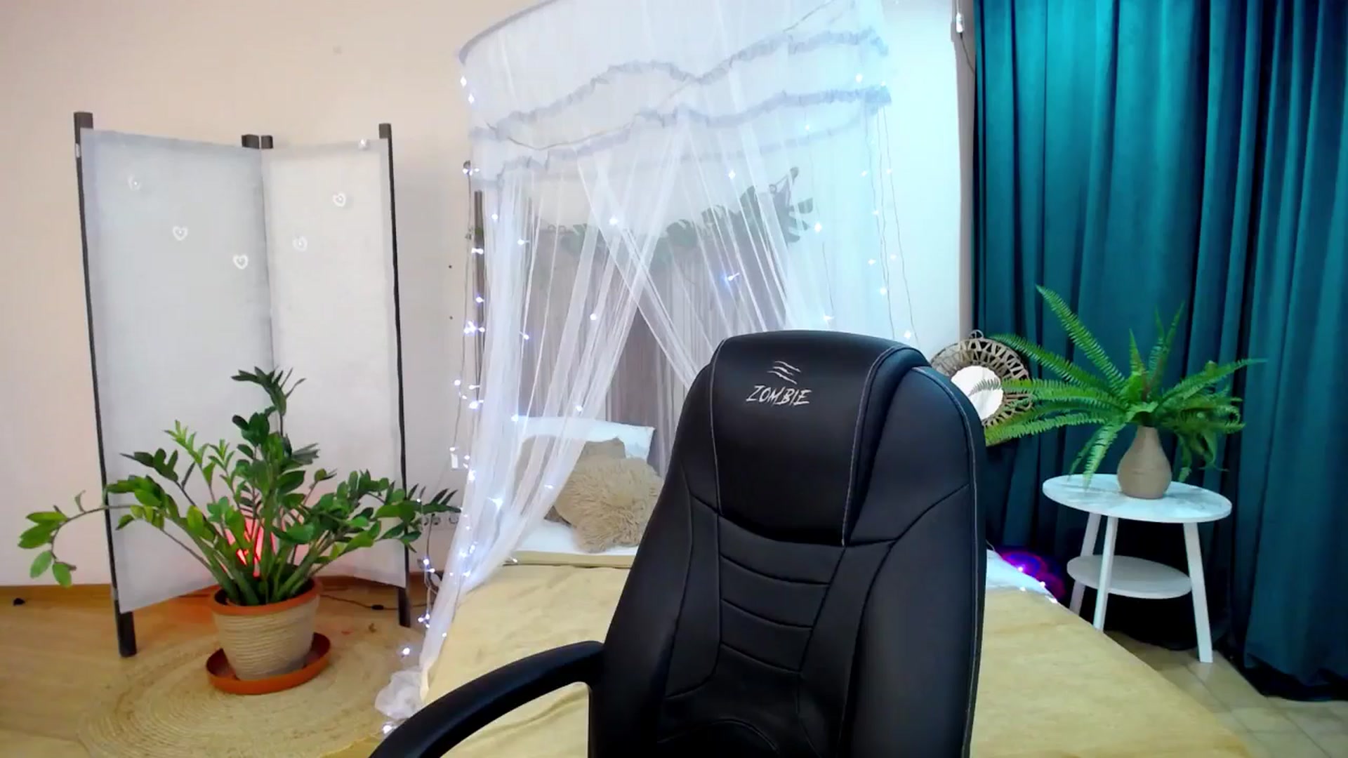 Gallery image thumbnail from AdmireMyEyes's myfreecams stream on, 03/10/2025, 20:59 image 10 of 20