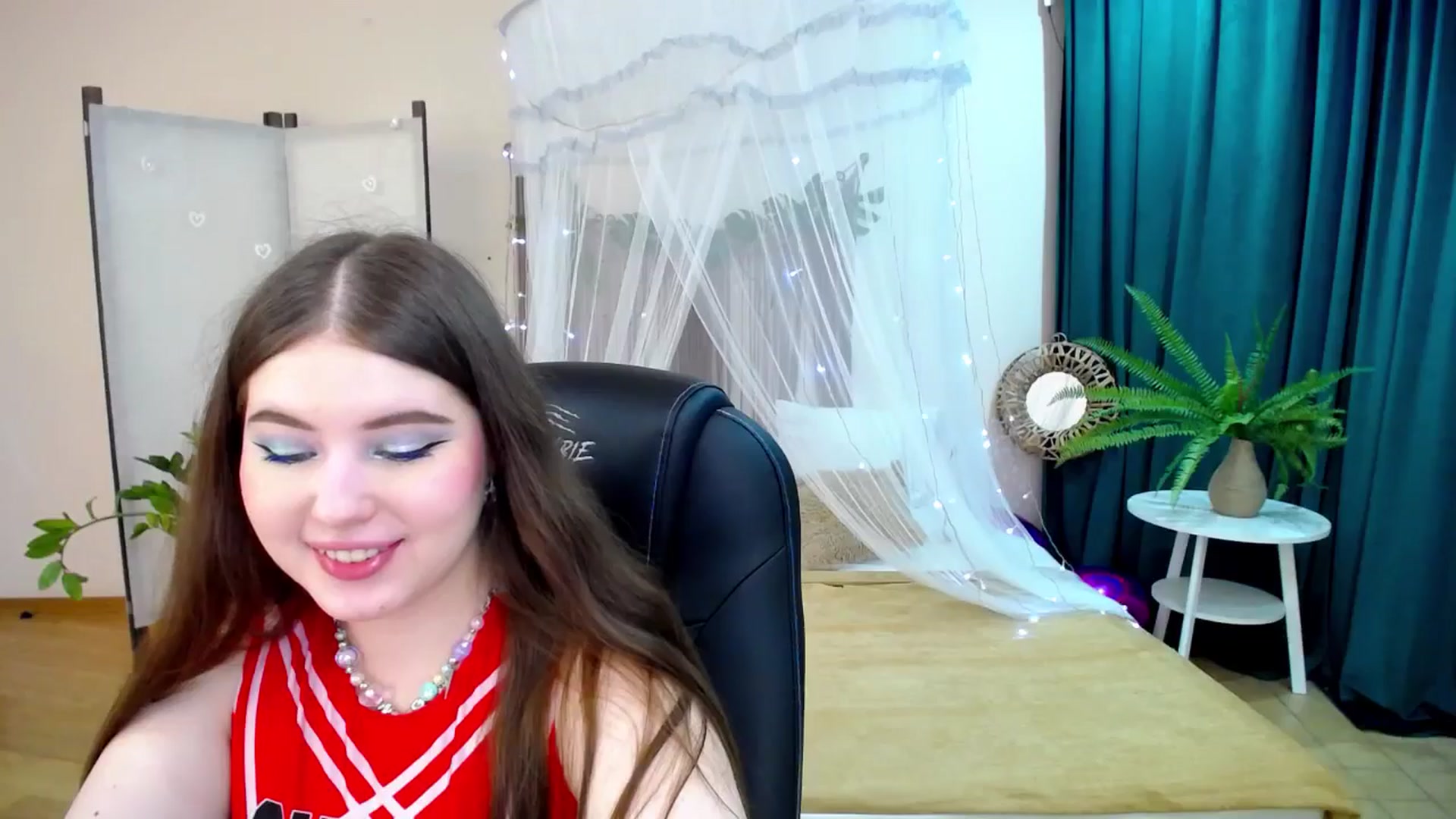 Gallery image thumbnail from AdmireMyEyes's myfreecams stream on, 03/10/2025, 20:59 image 18 of 20