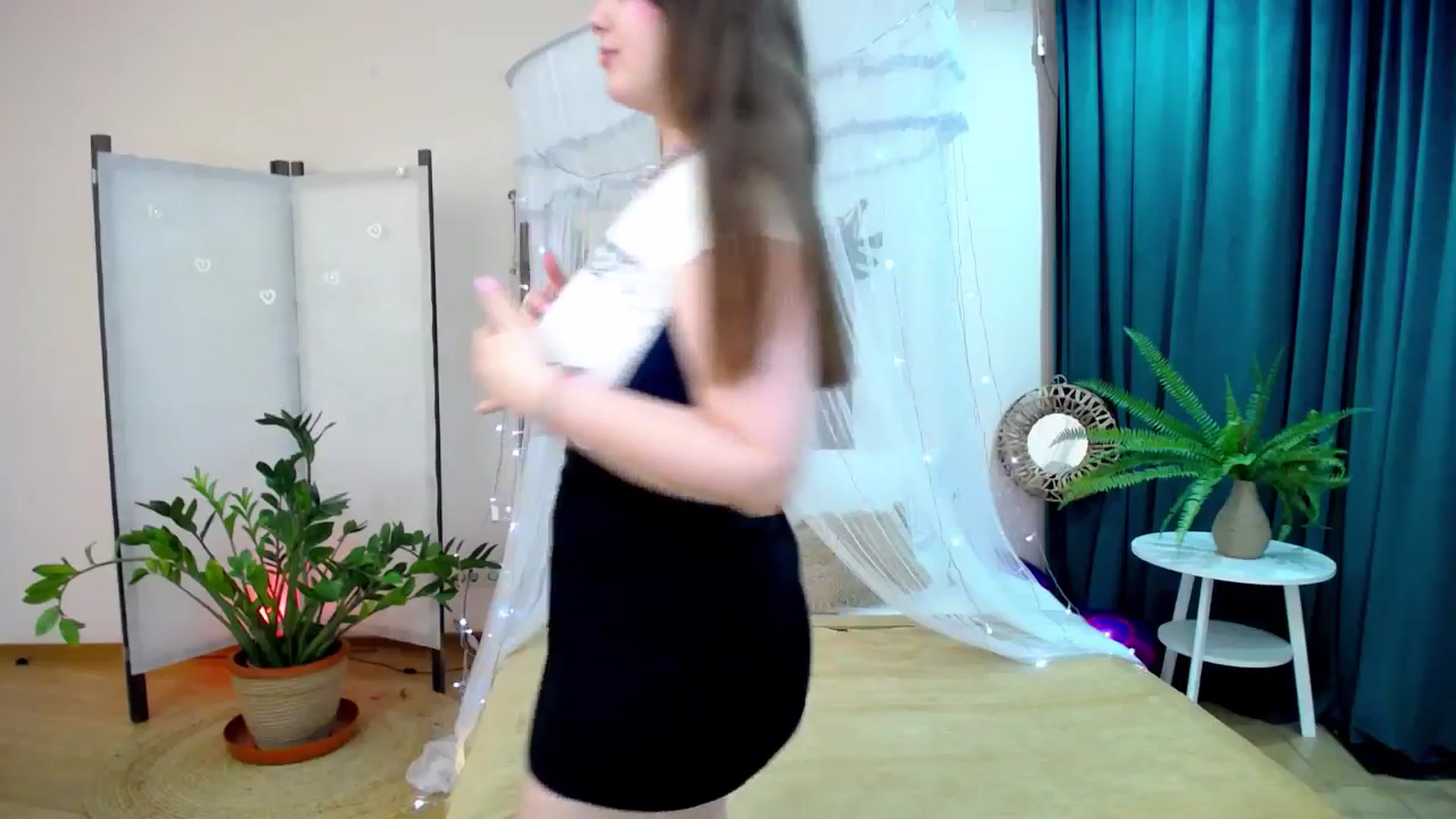 Gallery image thumbnail from AdmireMyEyes's myfreecams stream on, 03/10/2025, 20:59 image 2 of 20