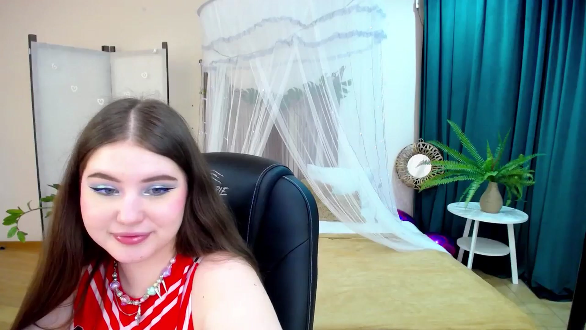 Gallery image thumbnail from AdmireMyEyes's myfreecams stream on, 03/10/2025, 23:46 image 4 of 20