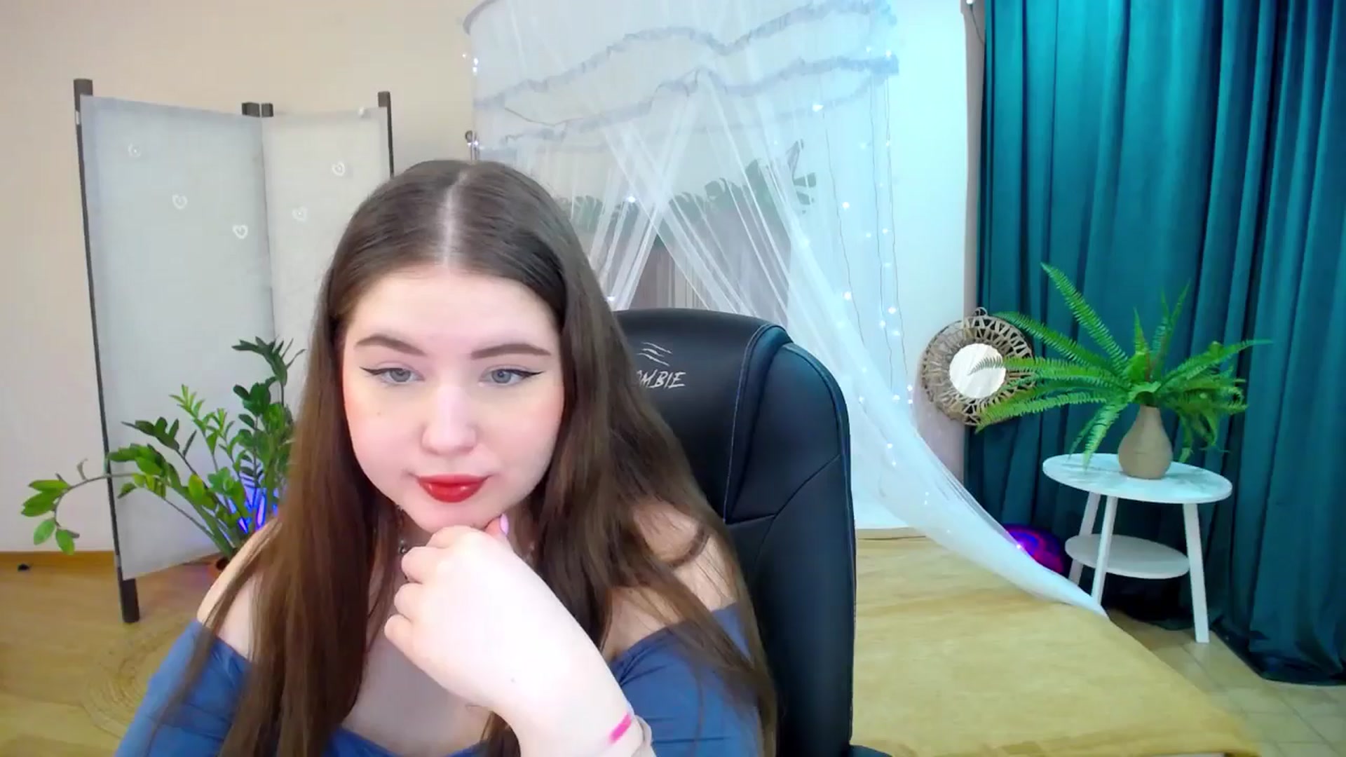 Gallery image thumbnail from AdmireMyEyes's myfreecams stream on, 03/11/2025, 20:56 image 3 of 20