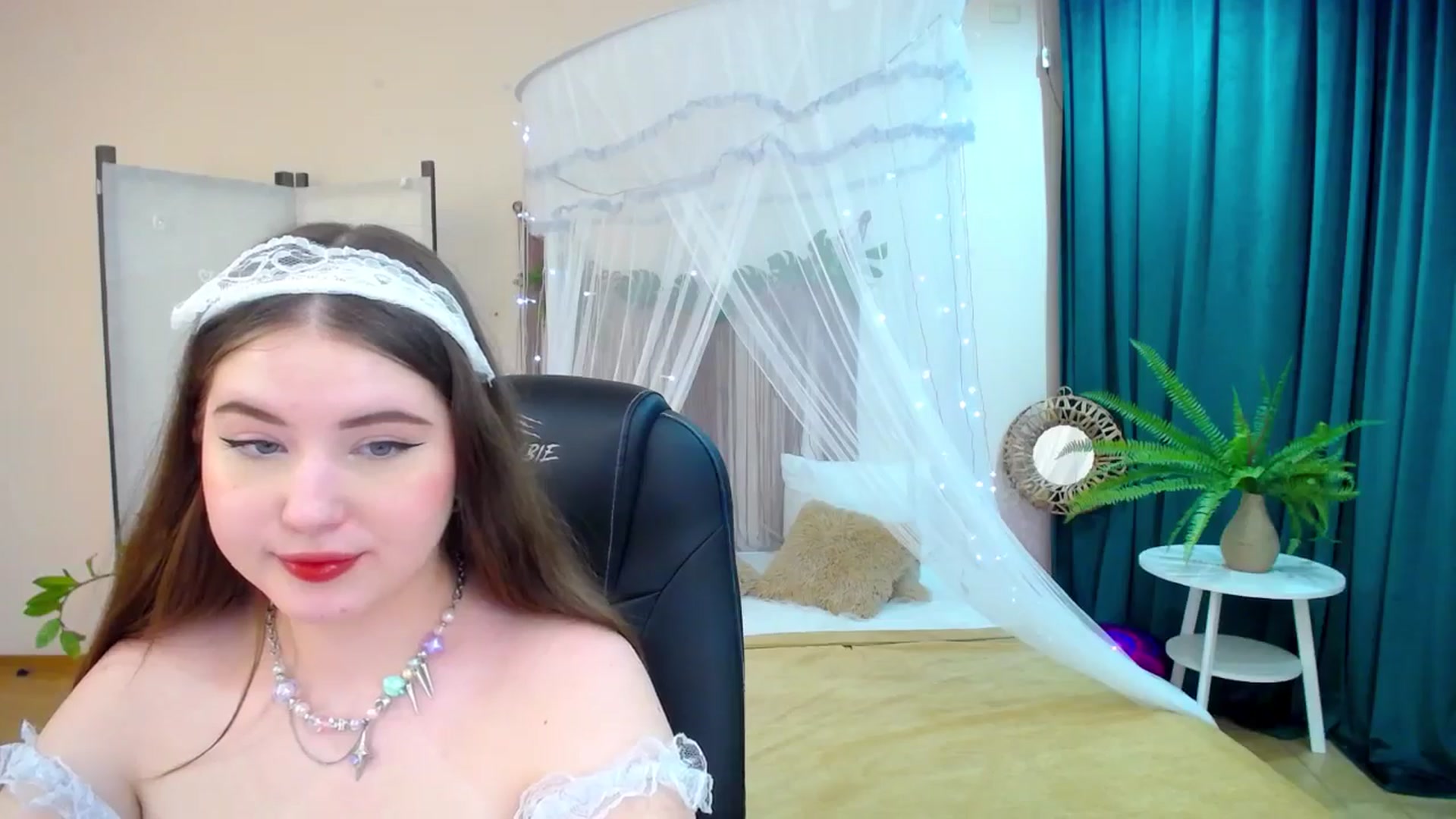 Gallery image thumbnail from AdmireMyEyes's myfreecams stream on, 03/11/2025, 21:46 image 11 of 20