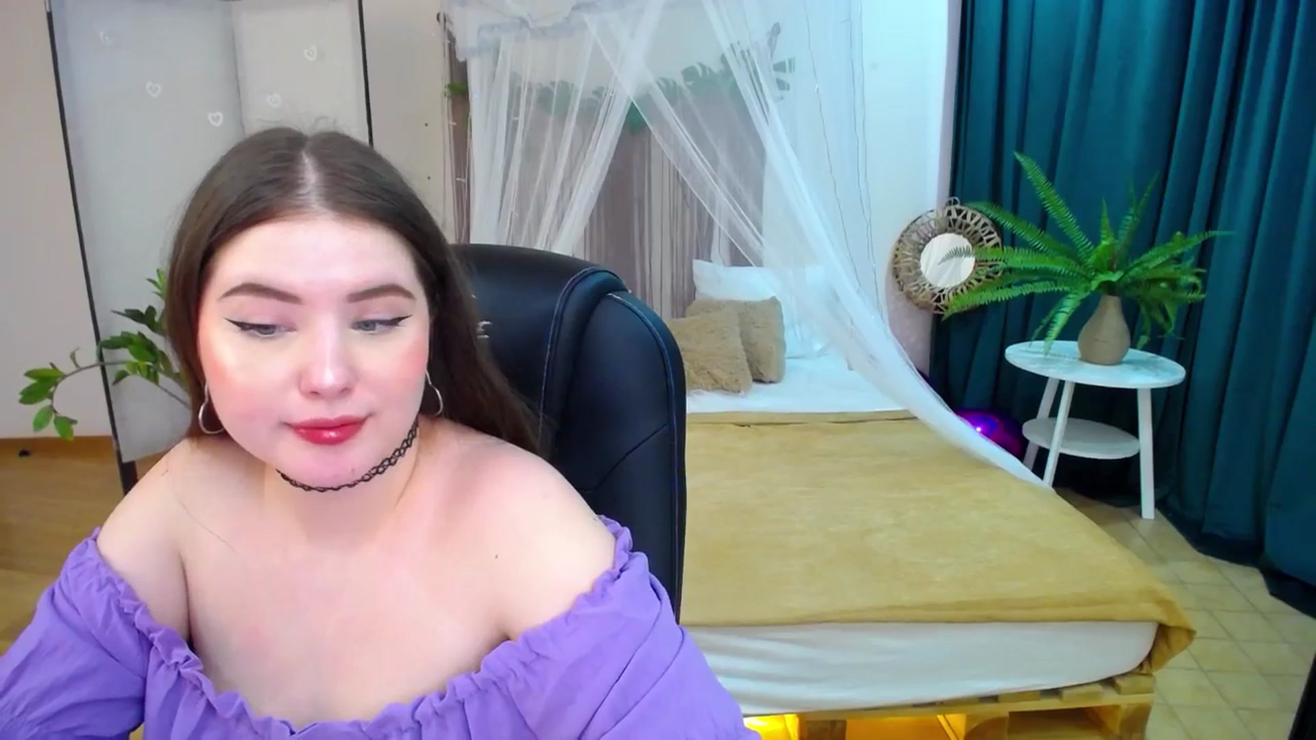 Gallery image thumbnail from AdmireMyEyes's myfreecams stream on, 03/14/2025, 07:47 image 2 of 20