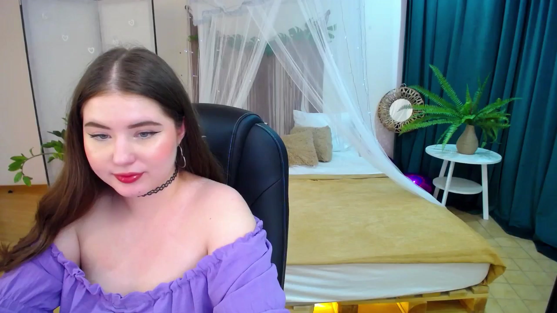 Gallery image thumbnail from AdmireMyEyes's myfreecams stream on, 03/14/2025, 07:47 image 3 of 20