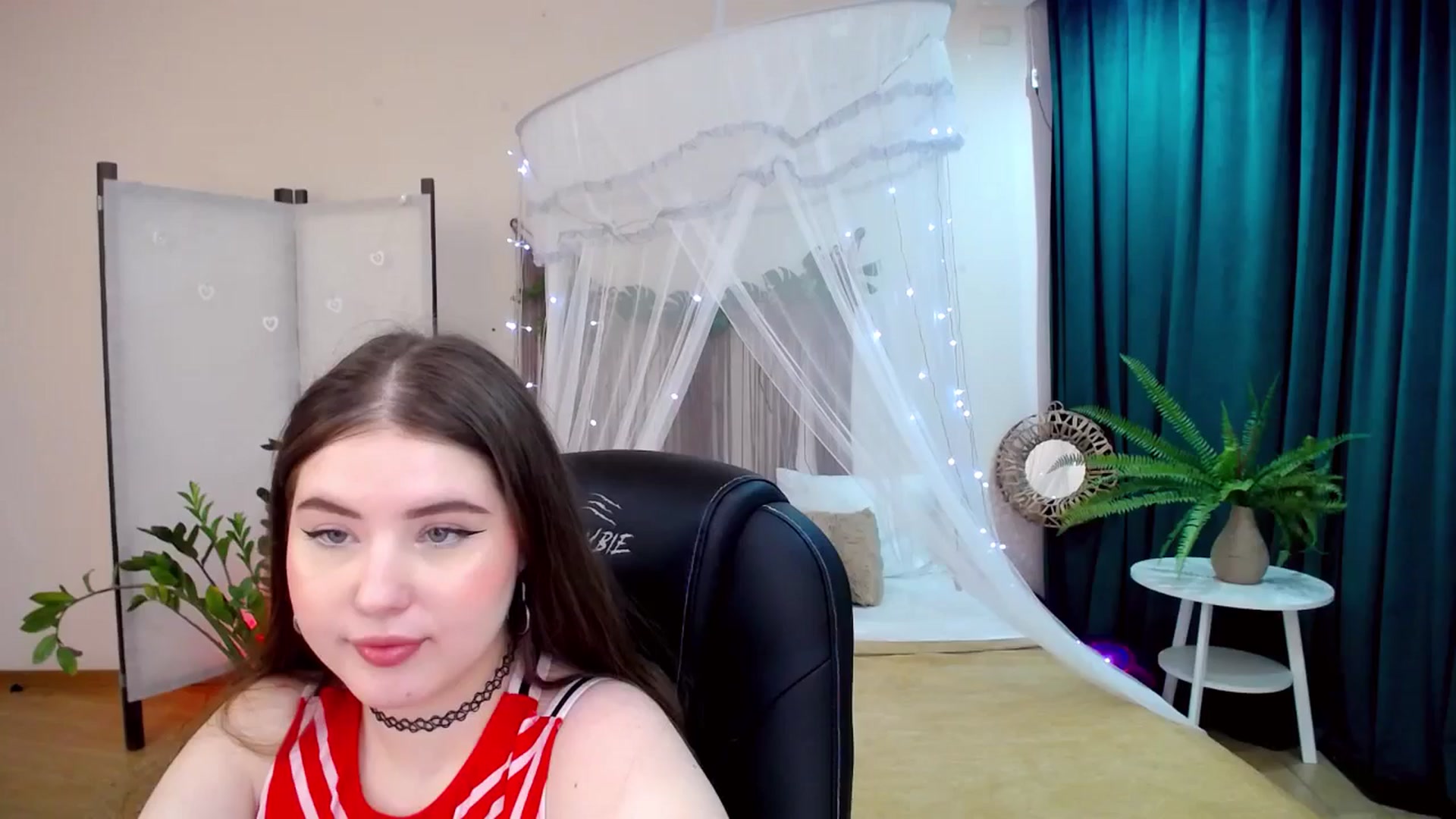 Gallery image thumbnail from AdmireMyEyes's myfreecams stream on, 03/14/2025, 09:43 image 14 of 20