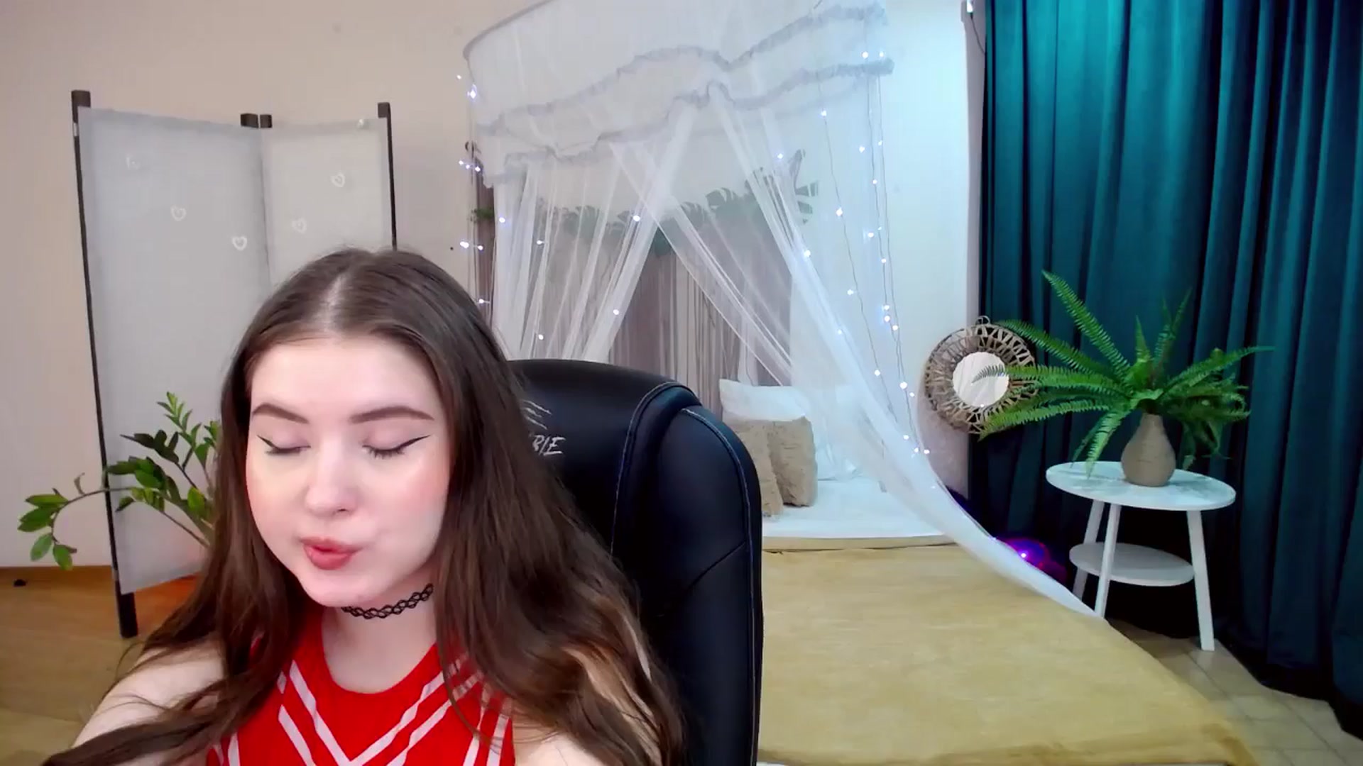 Gallery image thumbnail from AdmireMyEyes's myfreecams stream on, 03/14/2025, 10:22 image 16 of 20