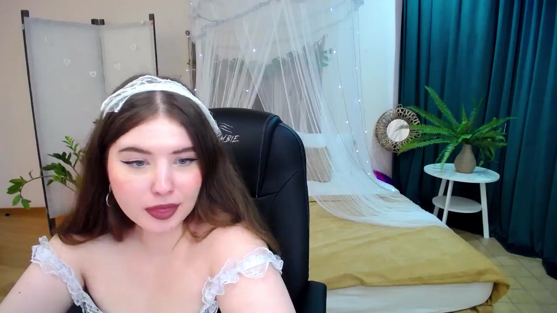 Gallery image thumbnail from AdmireMyEyes's myfreecams stream on, 03/15/2025, 09:47 image 18 of 20