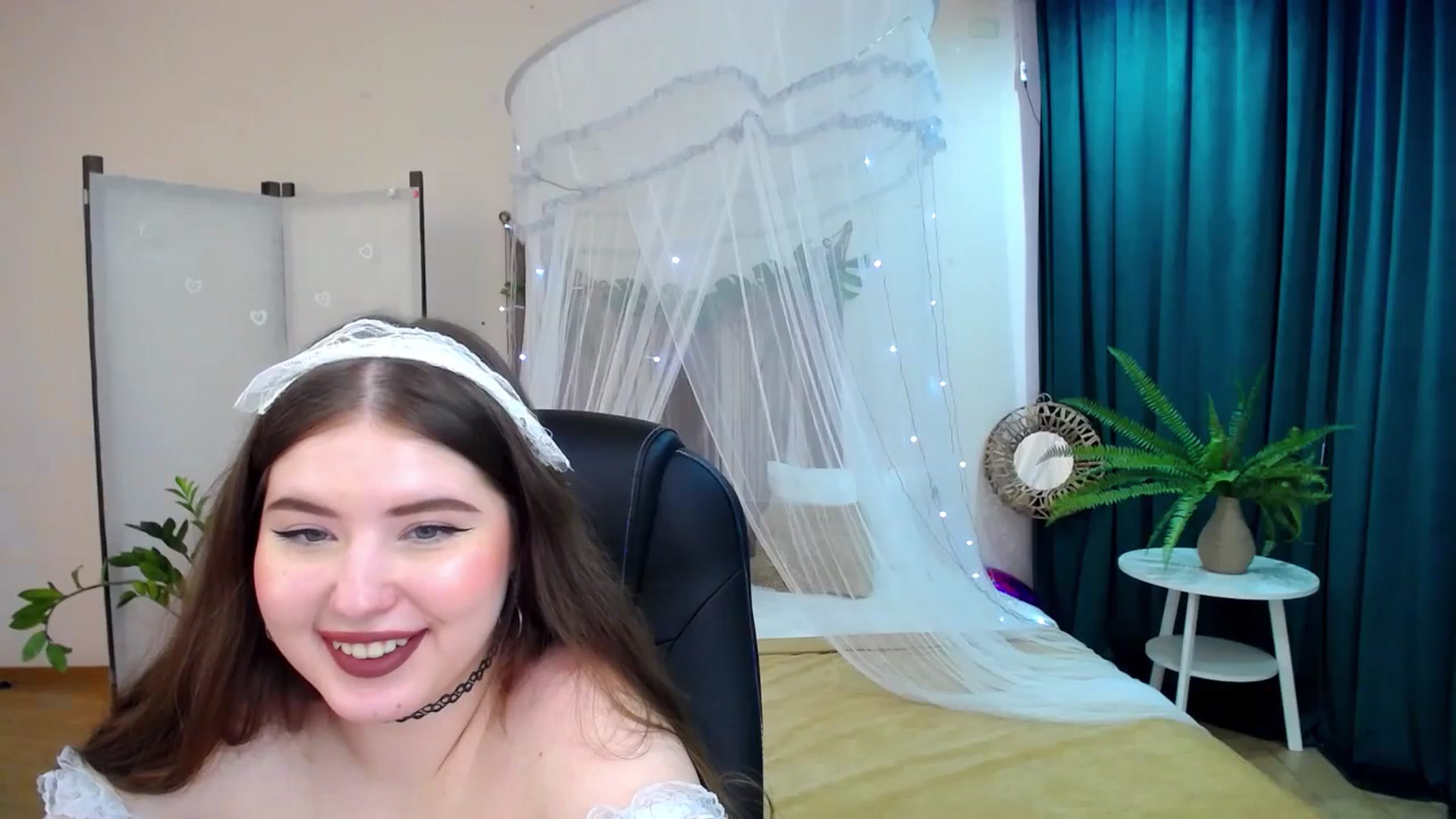 Gallery image thumbnail from AdmireMyEyes's myfreecams stream on, 03/15/2025, 09:47 image 9 of 20