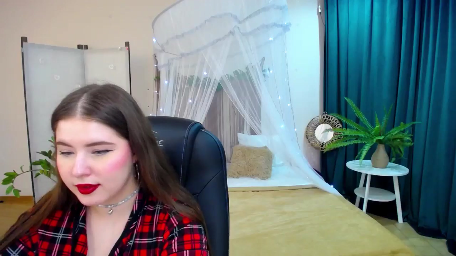 Gallery image thumbnail from AdmireMyEyes's myfreecams stream on, 03/16/2025, 07:46 image 18 of 20