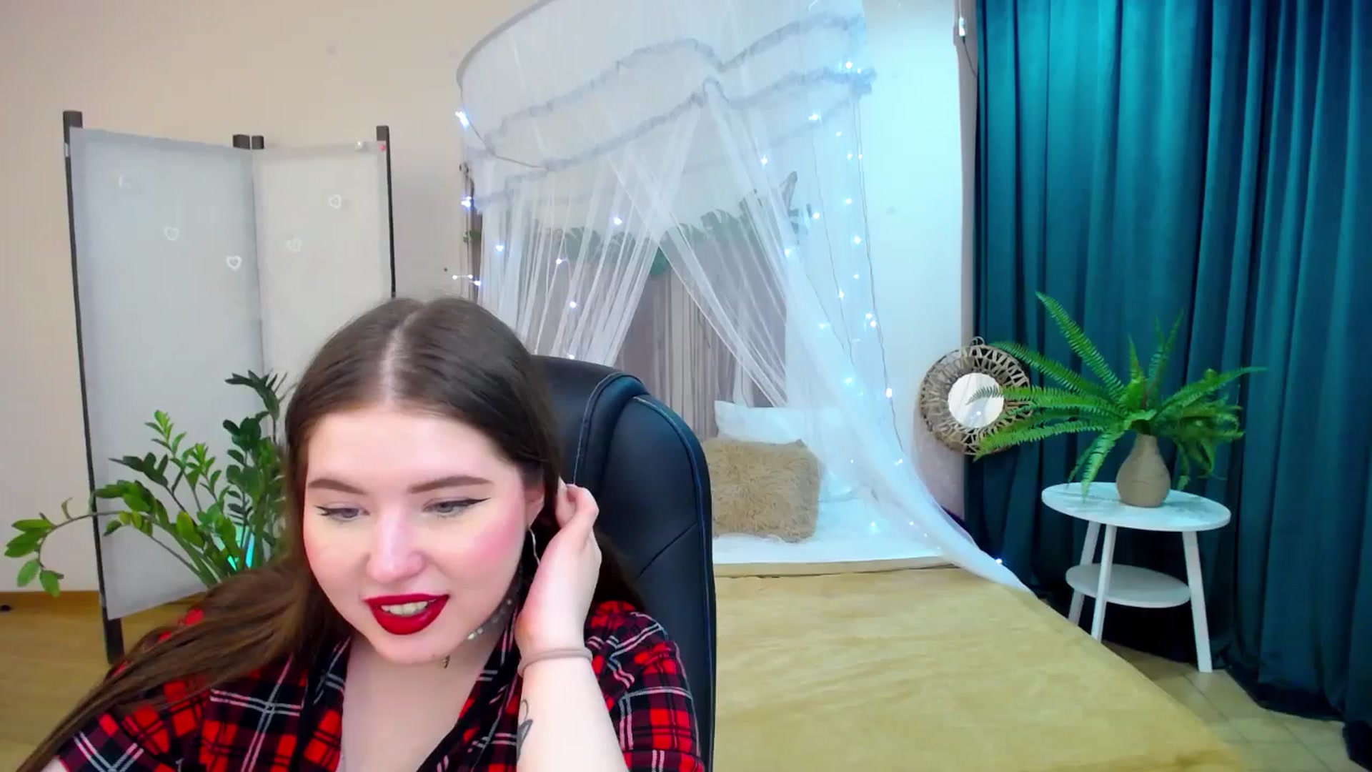 Gallery image thumbnail from AdmireMyEyes's myfreecams stream on, 03/16/2025, 07:46 image 16 of 20