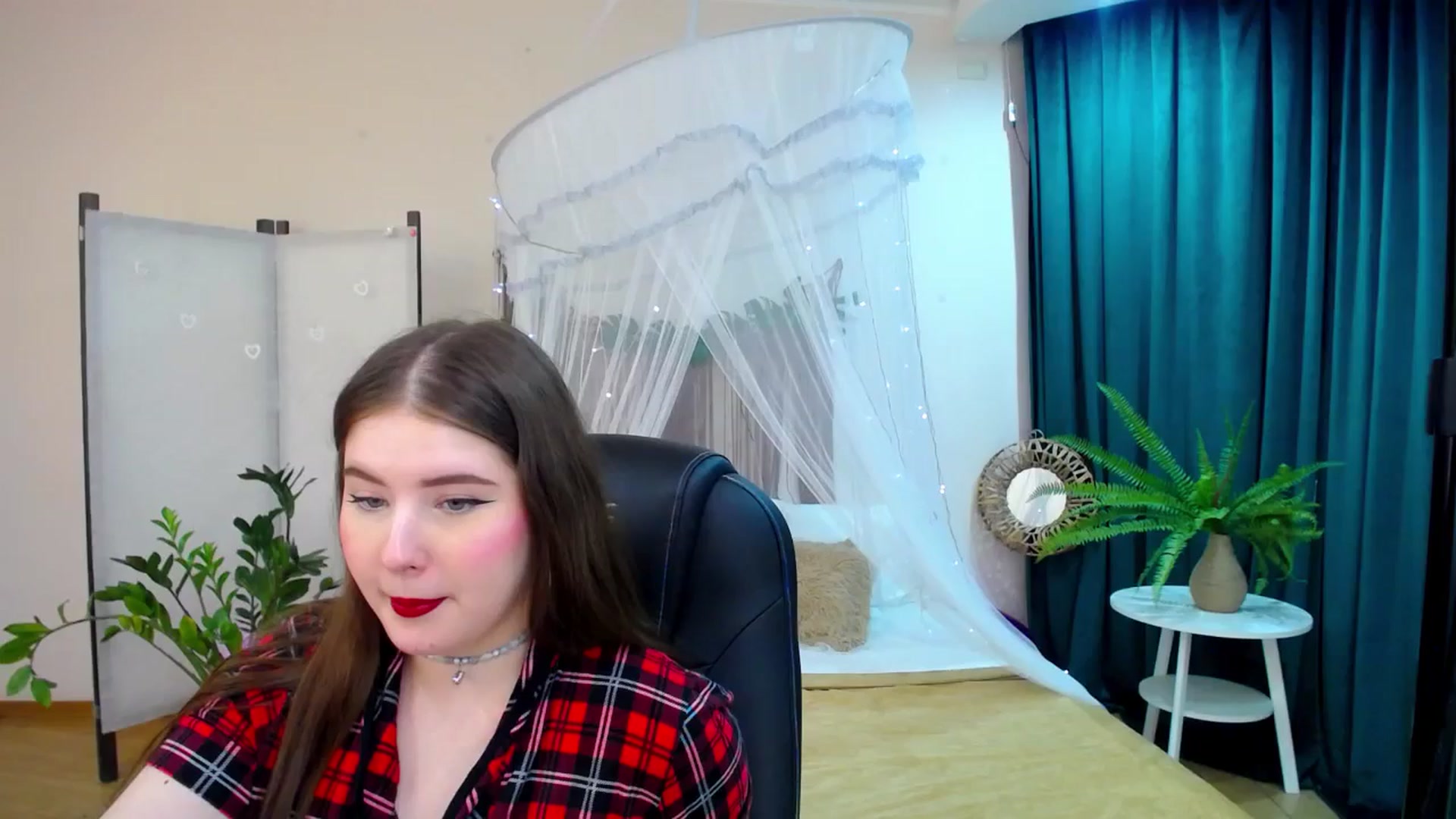 Gallery image thumbnail from AdmireMyEyes's myfreecams stream on, 03/16/2025, 07:46 image 11 of 20