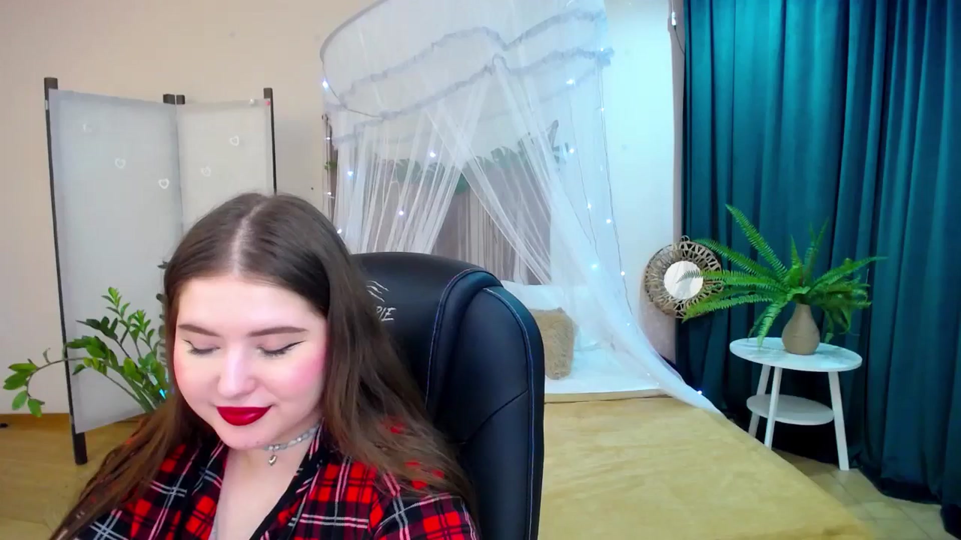 Gallery image thumbnail from AdmireMyEyes's myfreecams stream on, 03/16/2025, 07:46 image 19 of 20