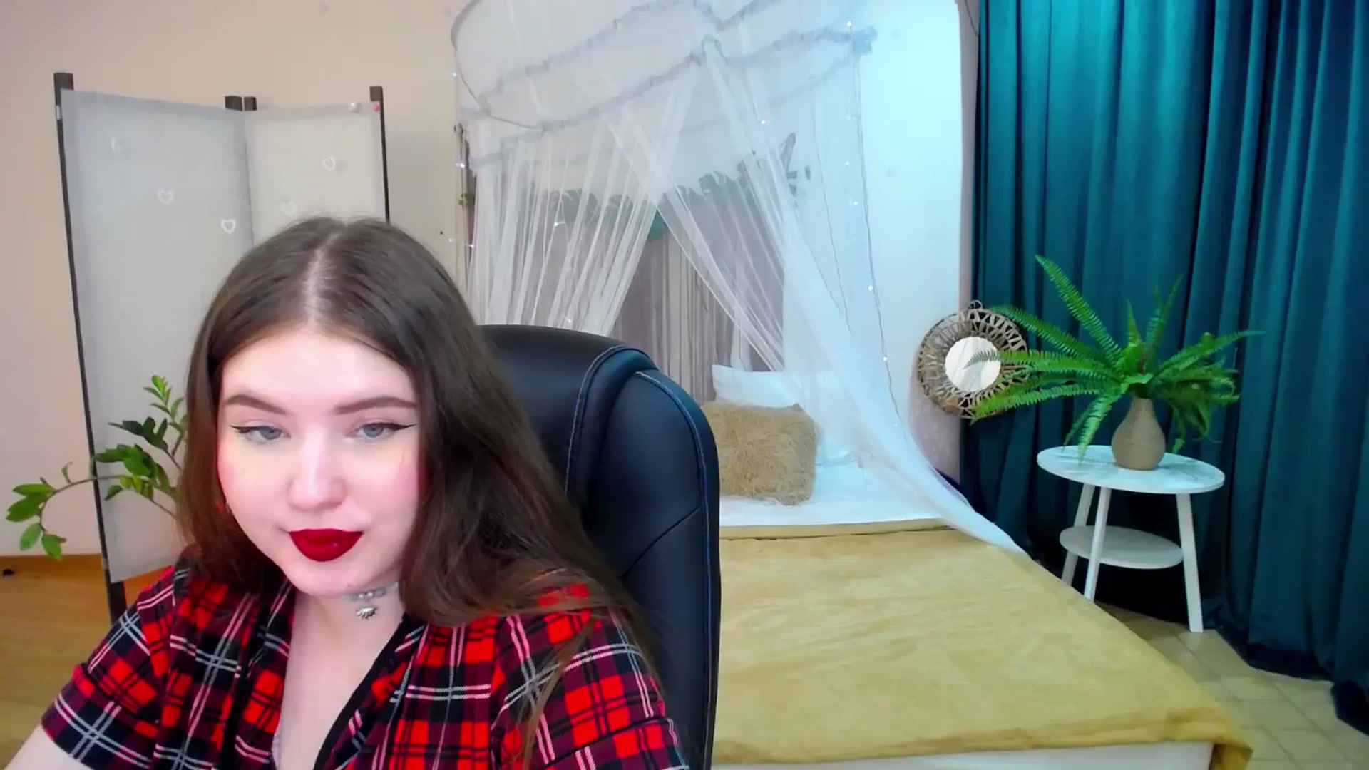 Gallery image thumbnail from AdmireMyEyes's myfreecams stream on, 03/16/2025, 09:26 image 7 of 20