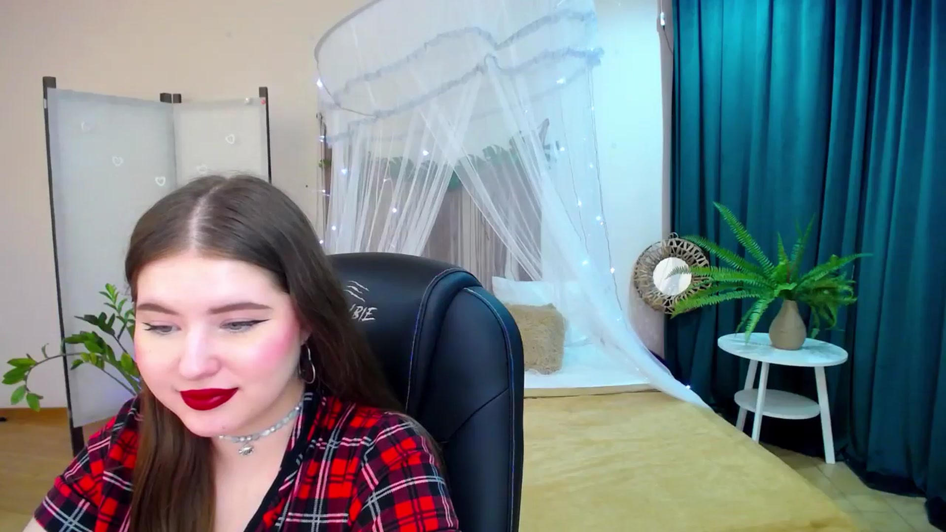 Gallery image thumbnail from AdmireMyEyes's myfreecams stream on, 03/16/2025, 09:26 image 3 of 20