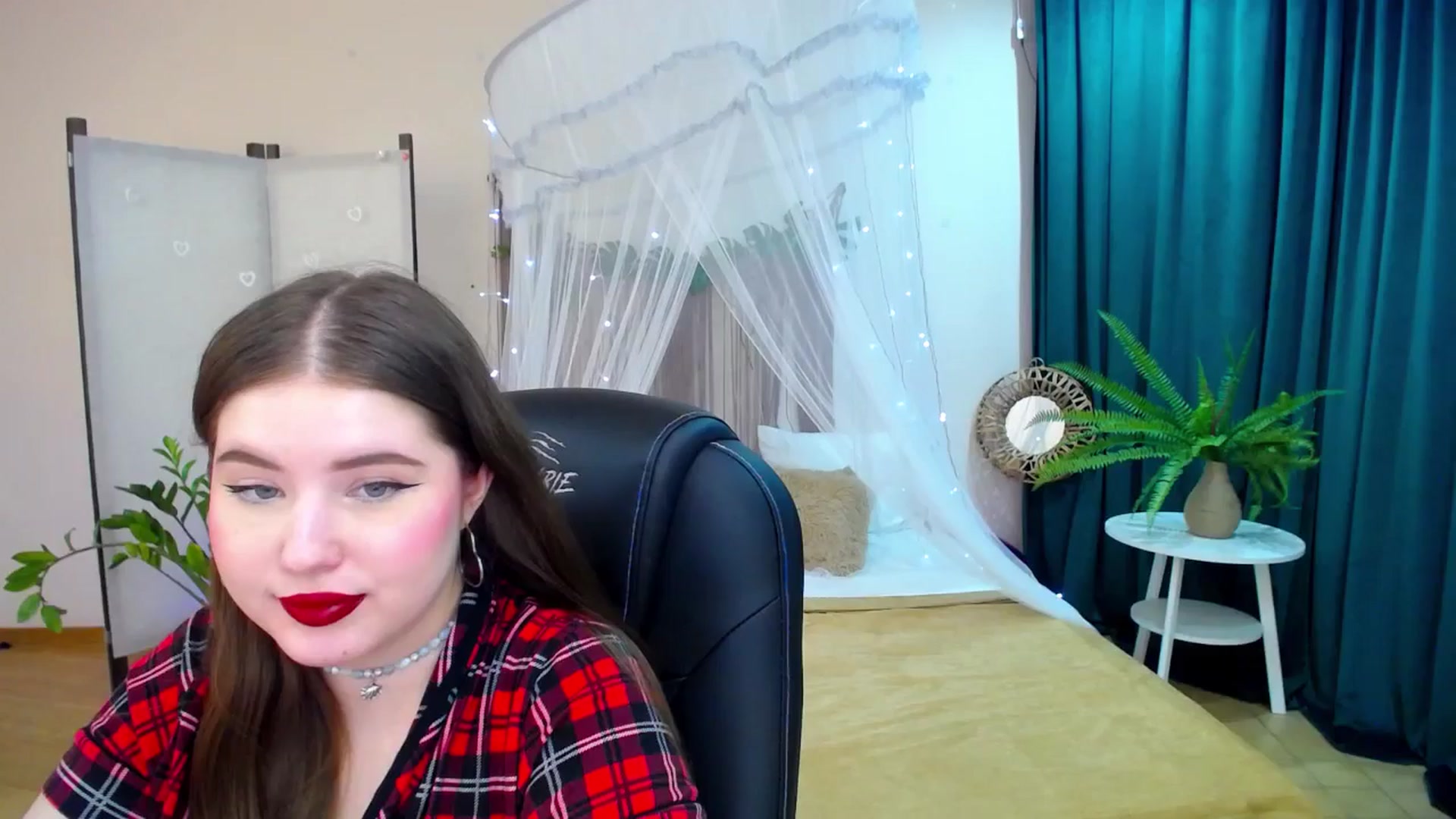 Gallery image thumbnail from AdmireMyEyes's myfreecams stream on, 03/16/2025, 09:26 image 1 of 20