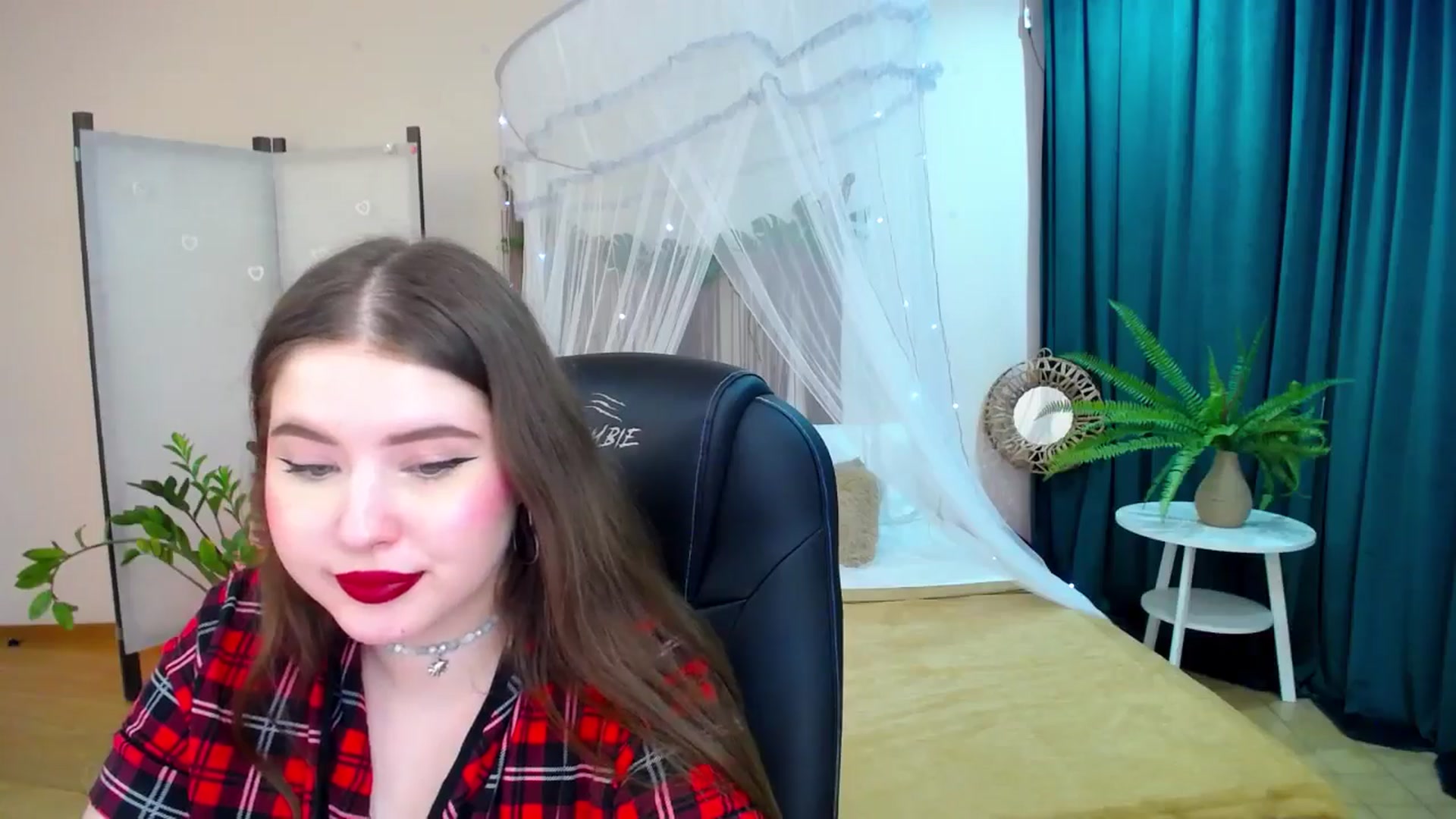 Gallery image thumbnail from AdmireMyEyes's myfreecams stream on, 03/16/2025, 09:26 image 18 of 20