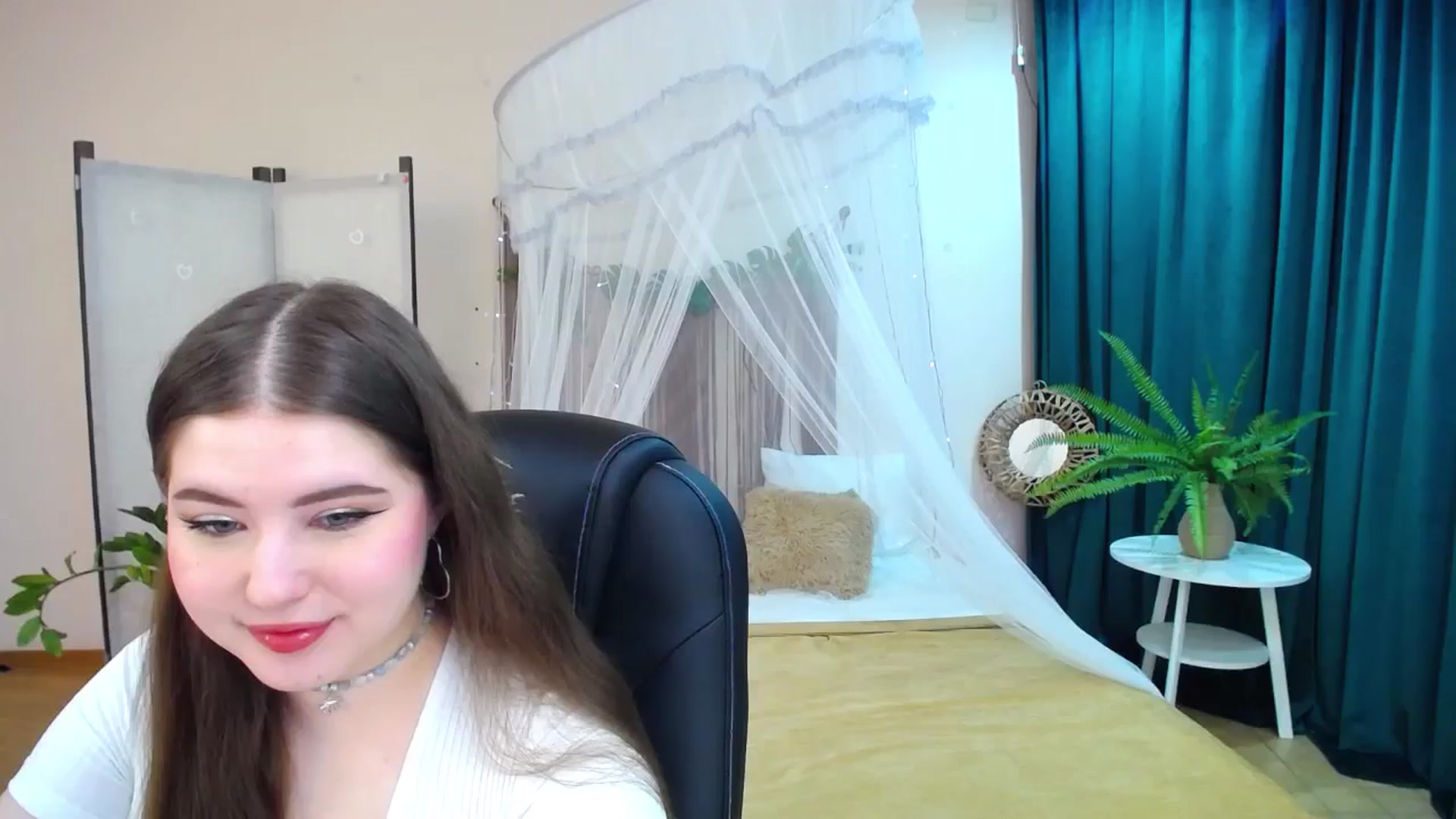Gallery image thumbnail from AdmireMyEyes's myfreecams stream on, 03/17/2025, 19:42 image 6 of 20