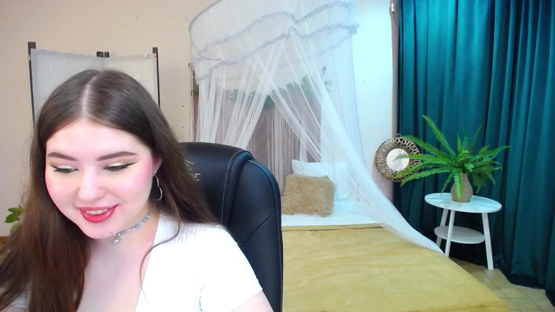 Gallery image thumbnail from AdmireMyEyes's myfreecams stream on, 03/17/2025, 19:42 image 13 of 20