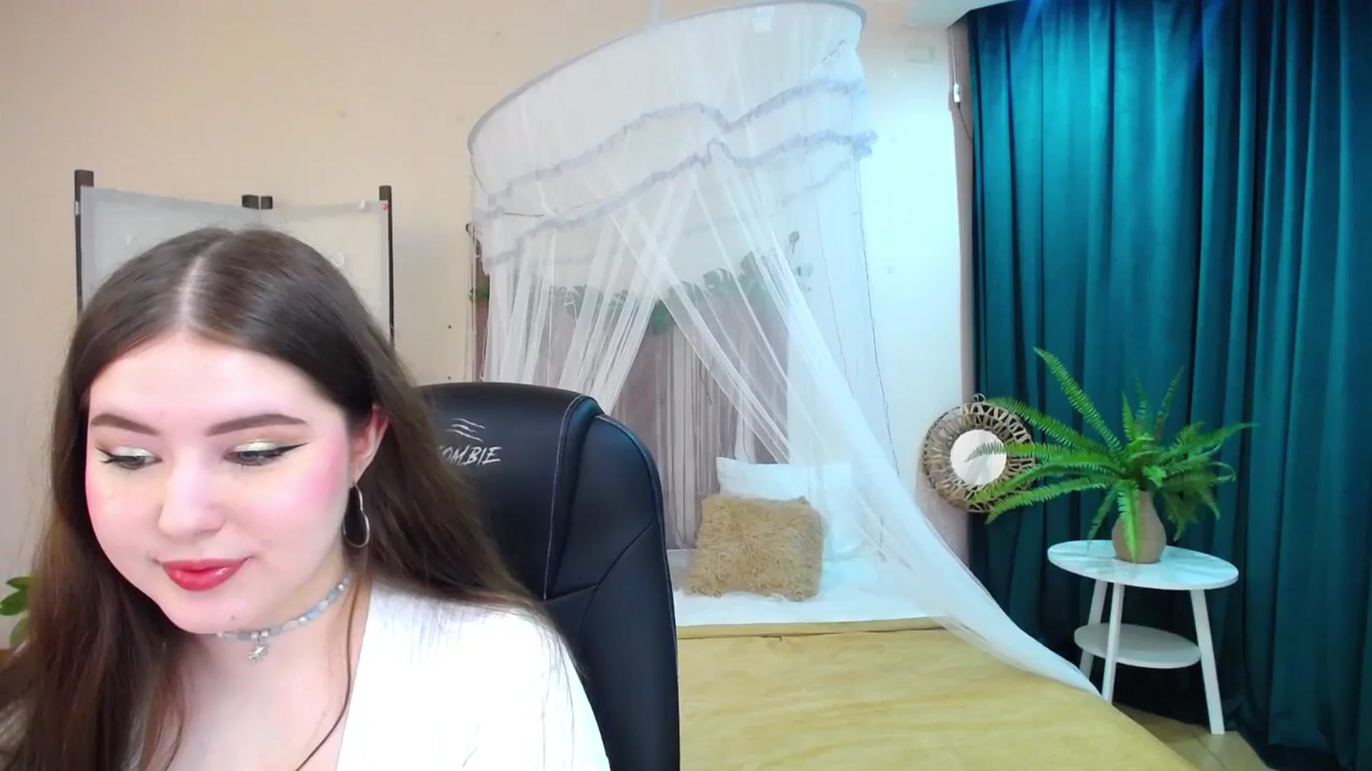 Gallery image thumbnail from AdmireMyEyes's myfreecams stream on, 03/17/2025, 19:42 image 11 of 20