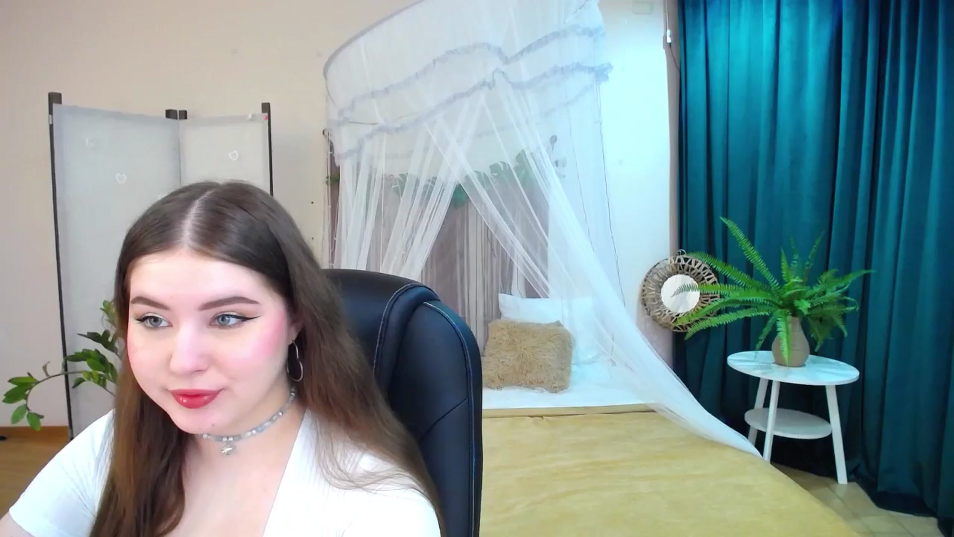 Gallery image thumbnail from AdmireMyEyes's myfreecams stream on, 03/17/2025, 19:42 image 5 of 20