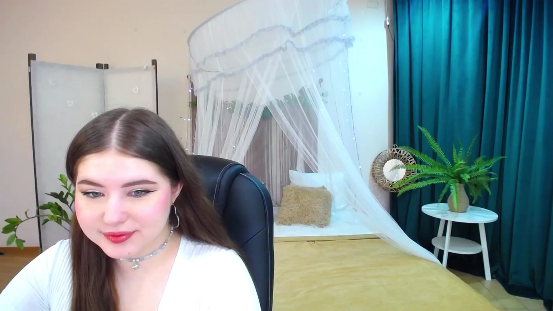 Gallery image thumbnail from AdmireMyEyes's myfreecams stream on, 03/17/2025, 19:42 image 4 of 20