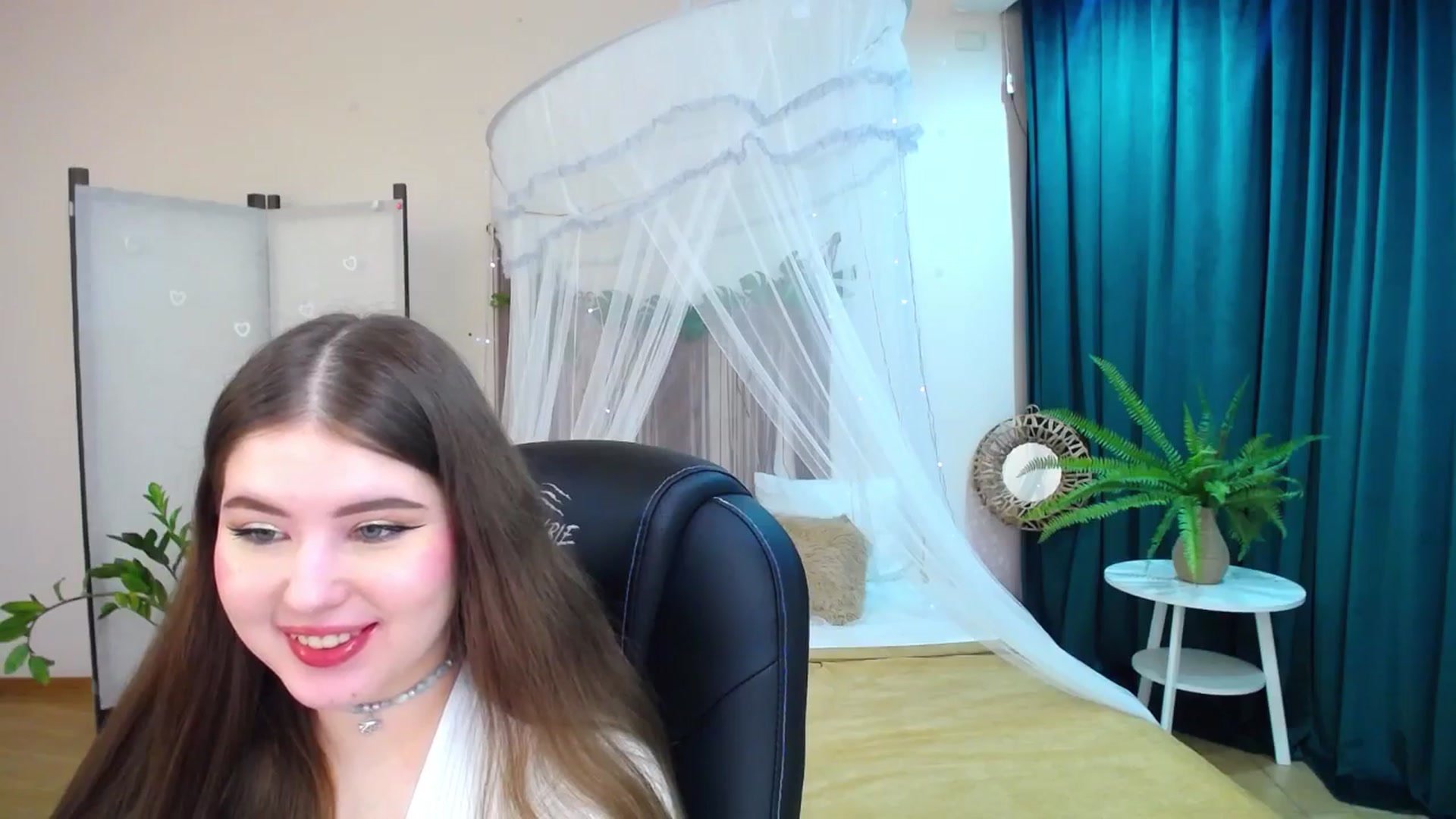 Gallery image thumbnail from AdmireMyEyes's myfreecams stream on, 03/17/2025, 21:47 image 5 of 20