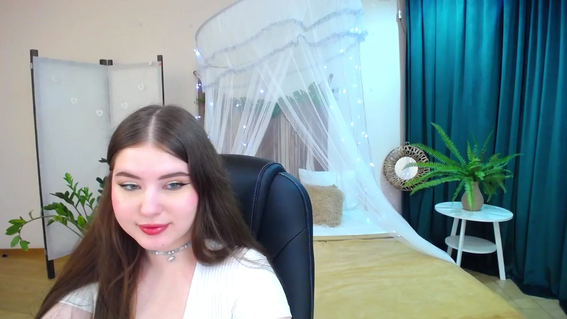 Gallery image thumbnail from AdmireMyEyes's myfreecams stream on, 03/17/2025, 21:47 image 20 of 20