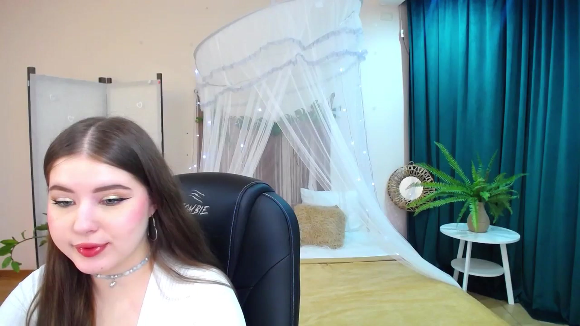 Gallery image thumbnail from AdmireMyEyes's myfreecams stream on, 03/17/2025, 21:47 image 2 of 20