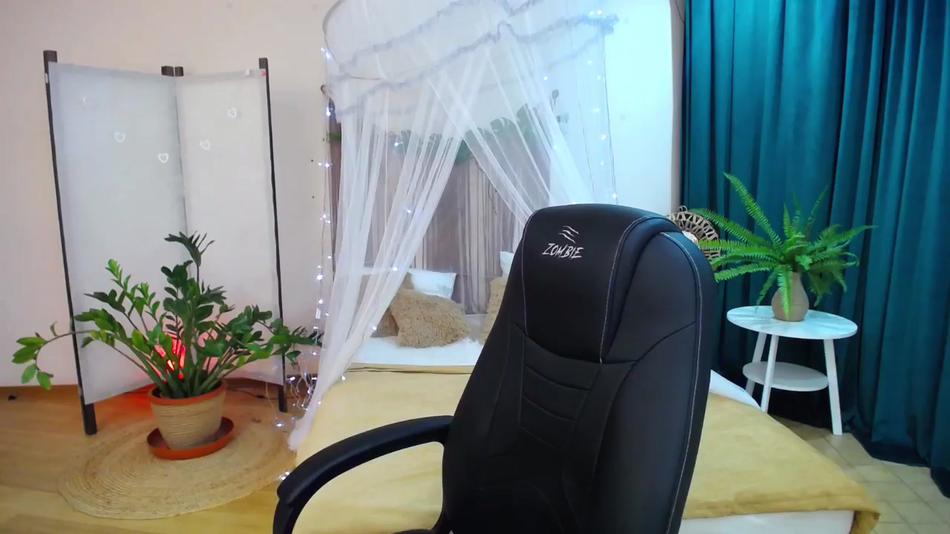 Gallery image thumbnail from AdmireMyEyes's myfreecams stream on, 03/17/2025, 23:47 image 4 of 20