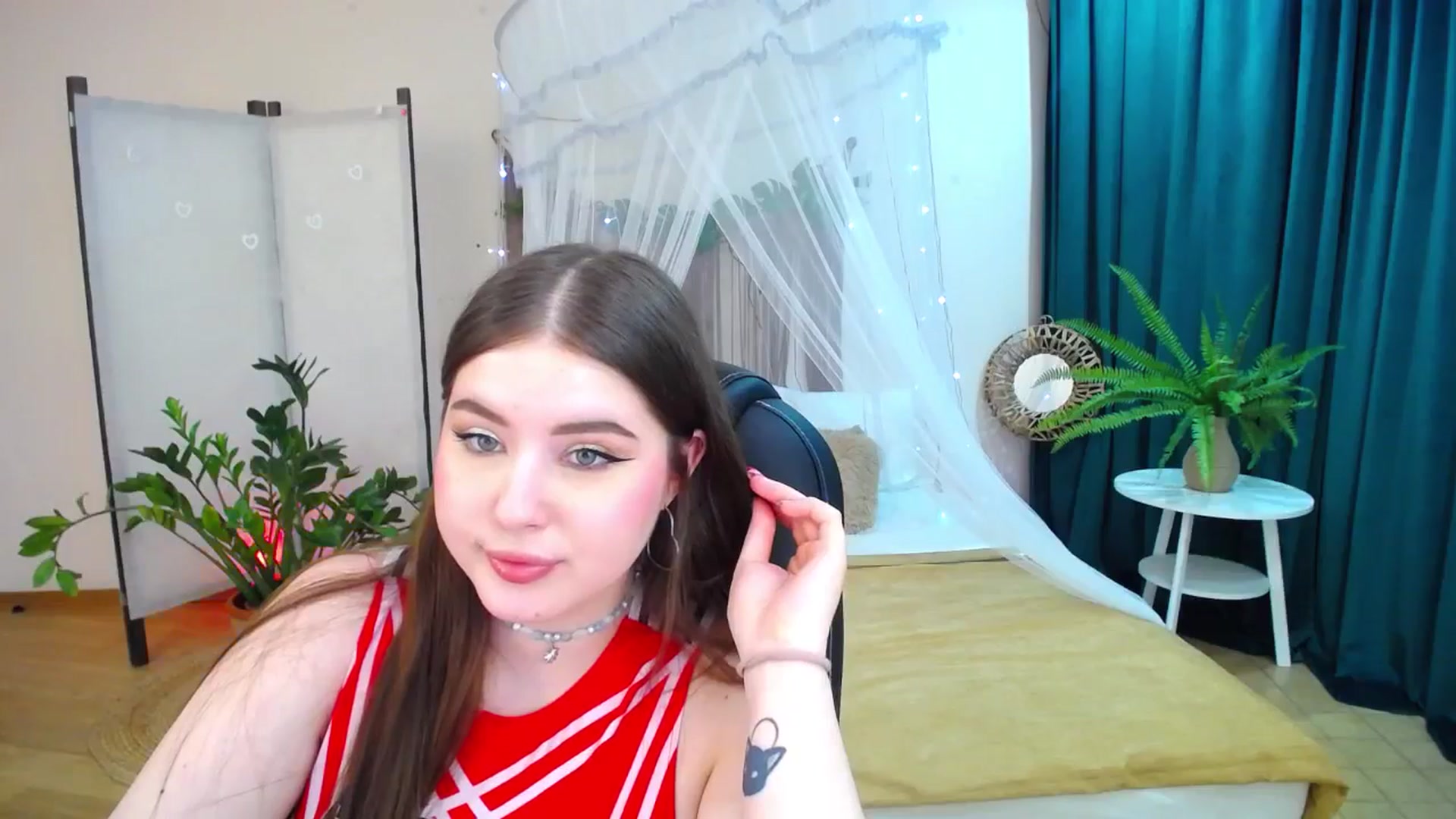 Gallery image thumbnail from AdmireMyEyes's myfreecams stream on, 03/17/2025, 23:47 image 2 of 20