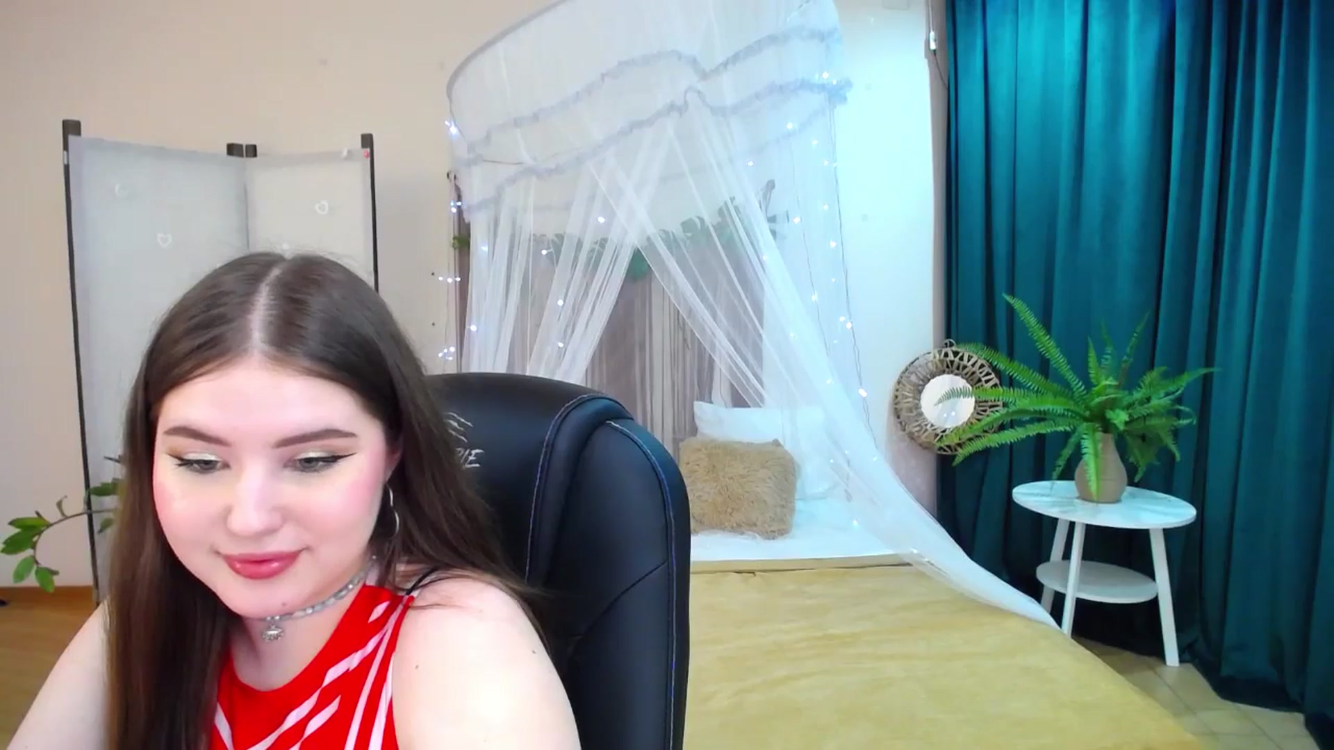Gallery image thumbnail from AdmireMyEyes's myfreecams stream on, 03/18/2025, 24:44 image 20 of 20