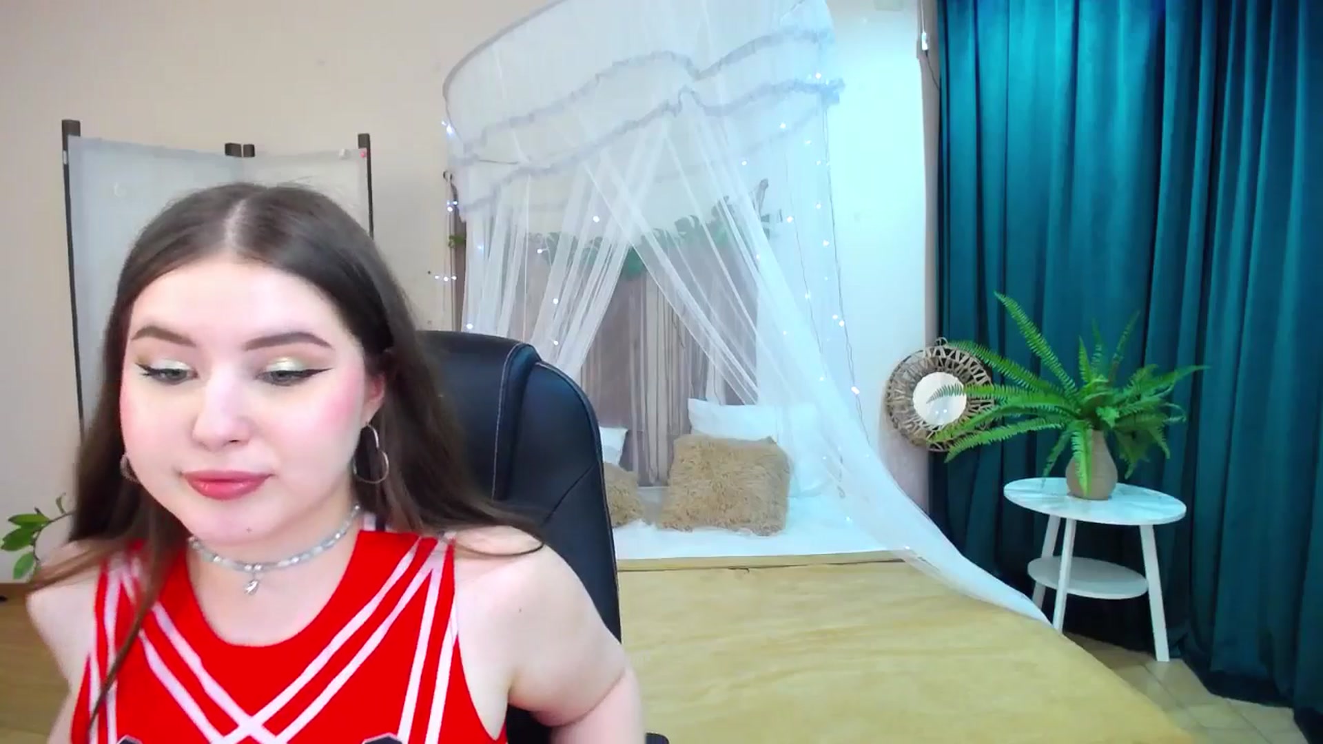 Gallery image thumbnail from AdmireMyEyes's myfreecams stream on, 03/18/2025, 24:44 image 8 of 20