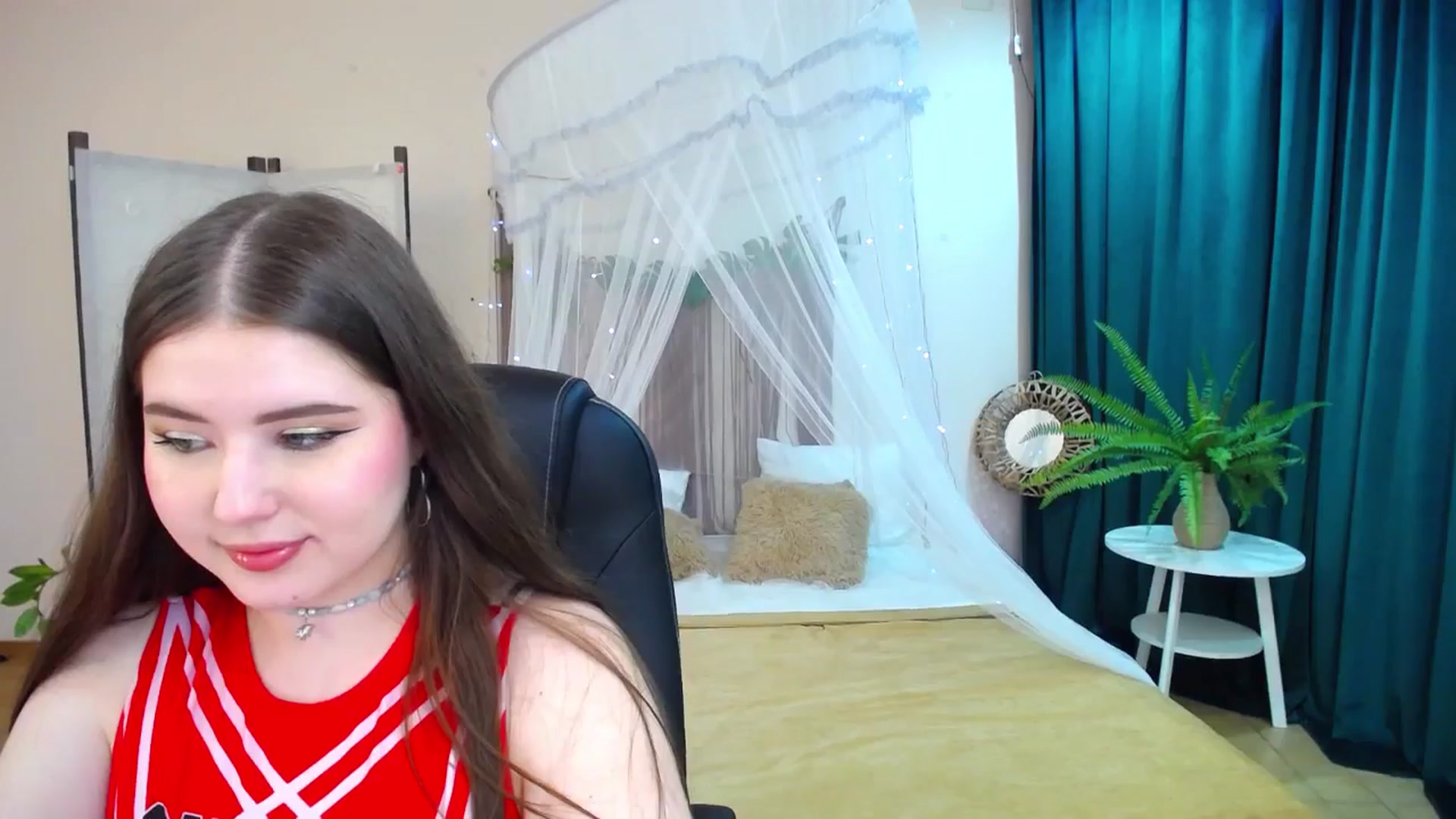 Gallery image thumbnail from AdmireMyEyes's myfreecams stream on, 03/18/2025, 24:44 image 5 of 20