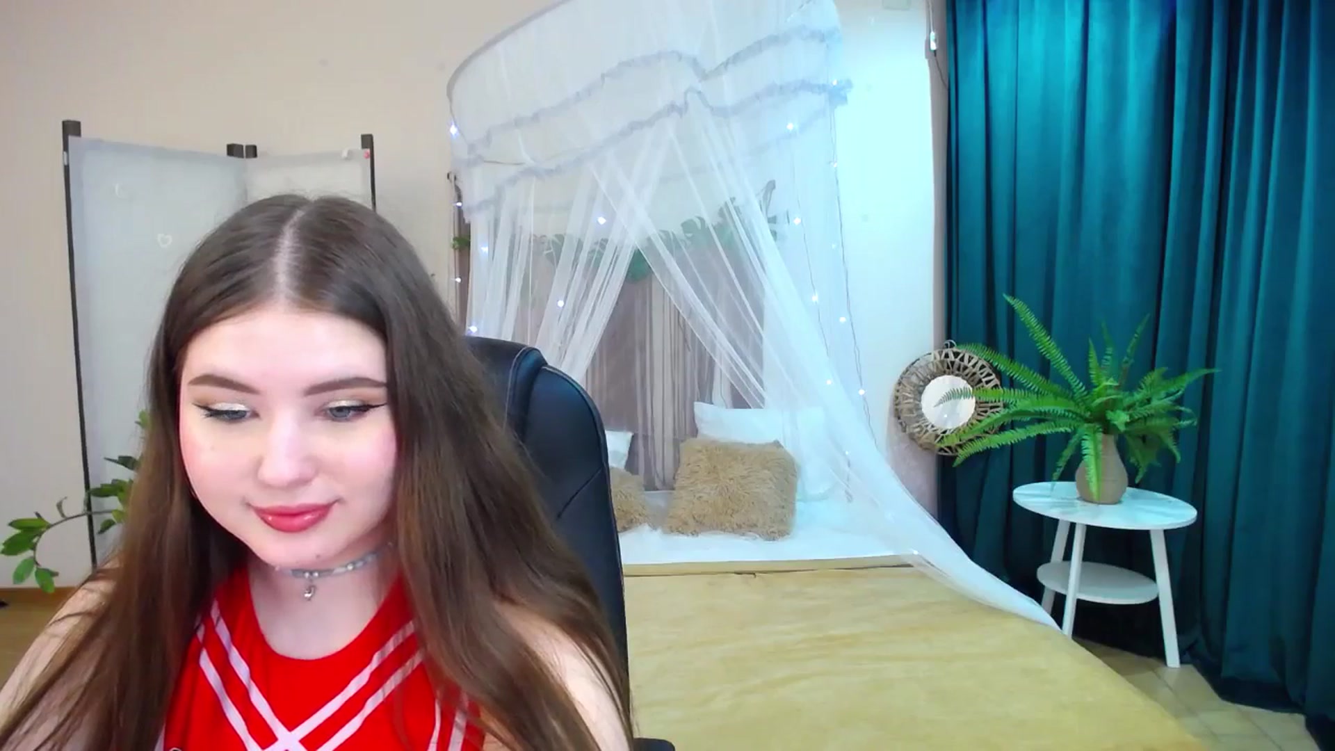 Gallery image thumbnail from AdmireMyEyes's myfreecams stream on, 03/18/2025, 24:44 image 7 of 20