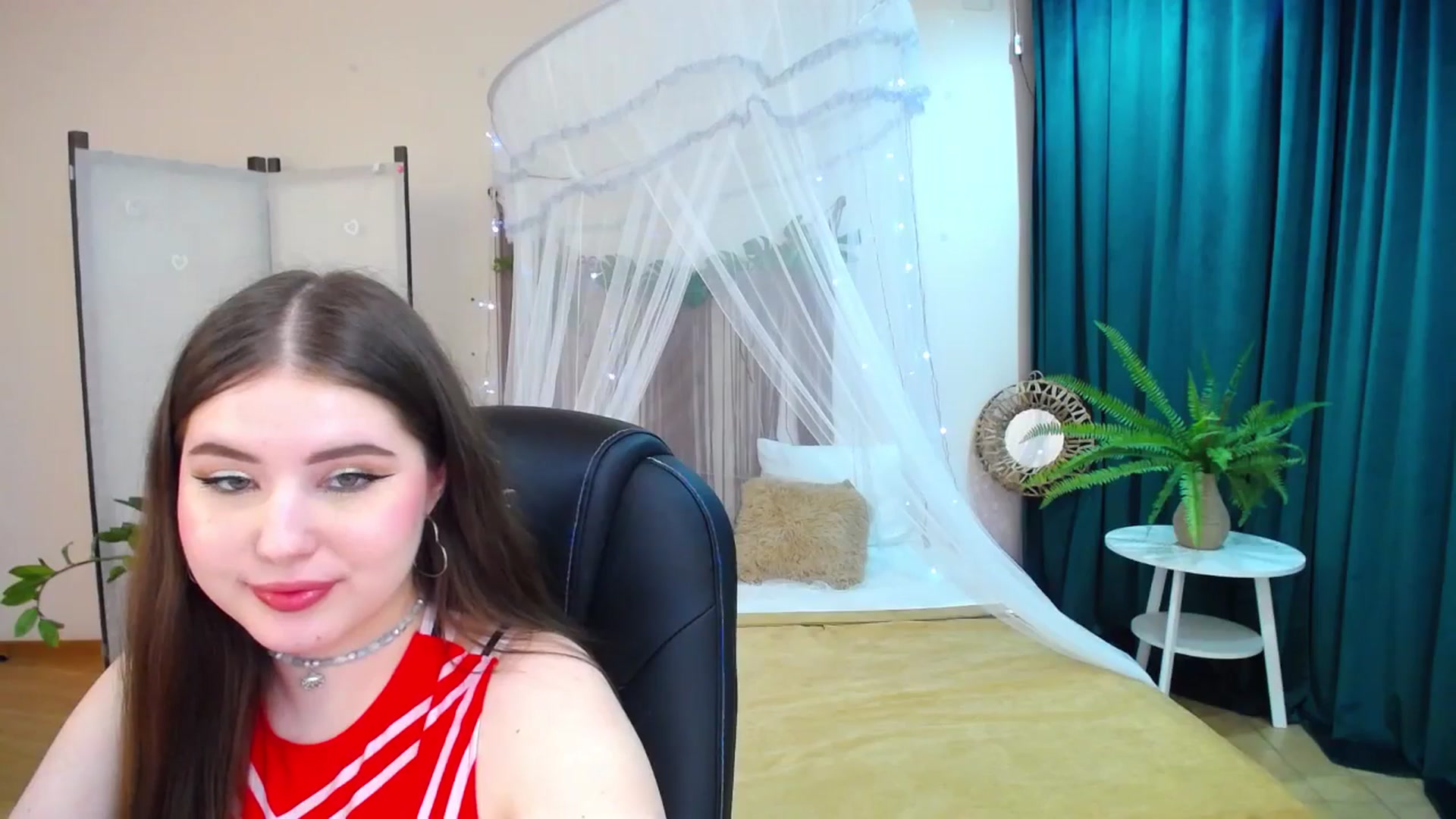 Gallery image thumbnail from AdmireMyEyes's myfreecams stream on, 03/18/2025, 24:44 image 16 of 20