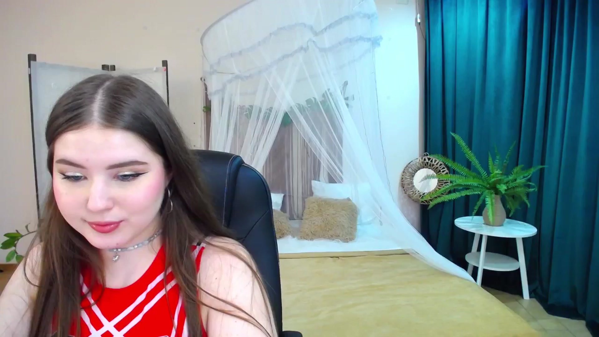 Gallery image thumbnail from AdmireMyEyes's myfreecams stream on, 03/18/2025, 24:44 image 4 of 20