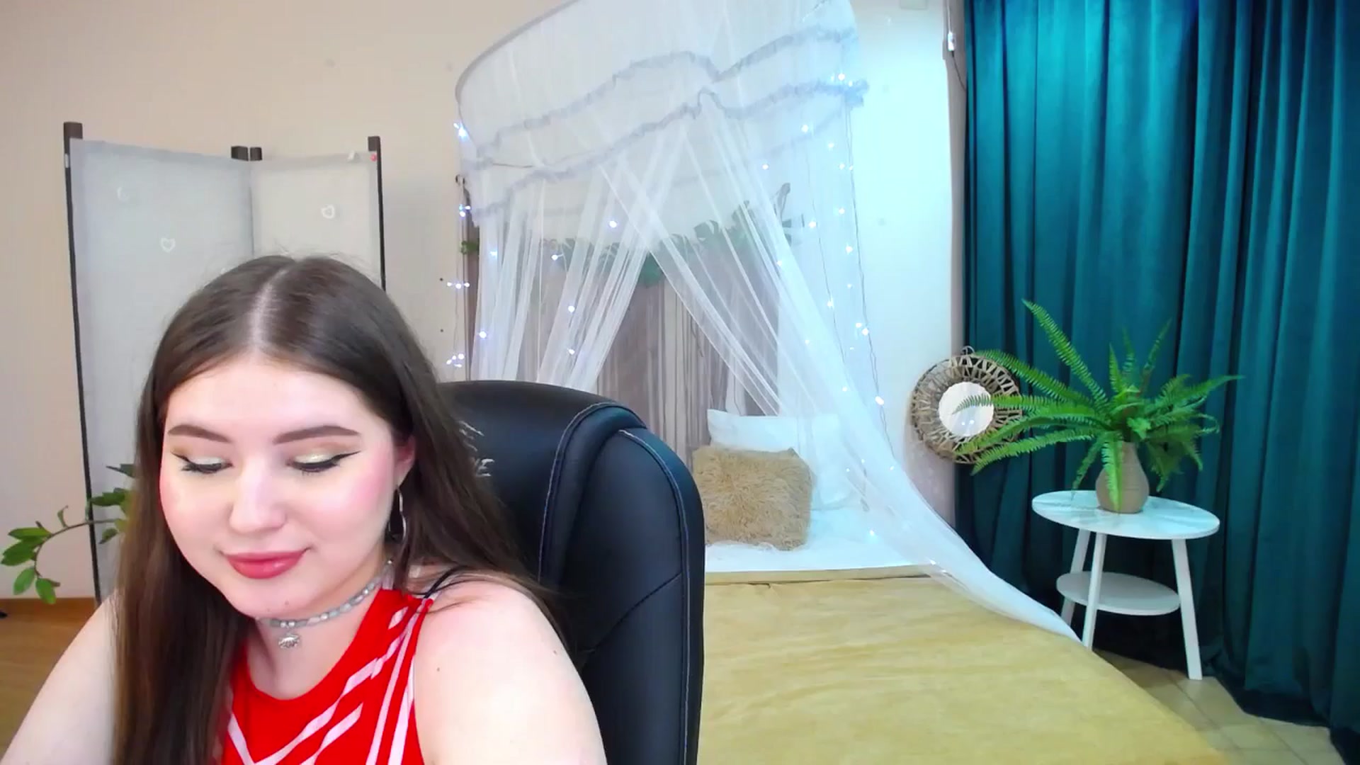 Gallery image thumbnail from AdmireMyEyes's myfreecams stream on, 03/18/2025, 24:44 image 19 of 20