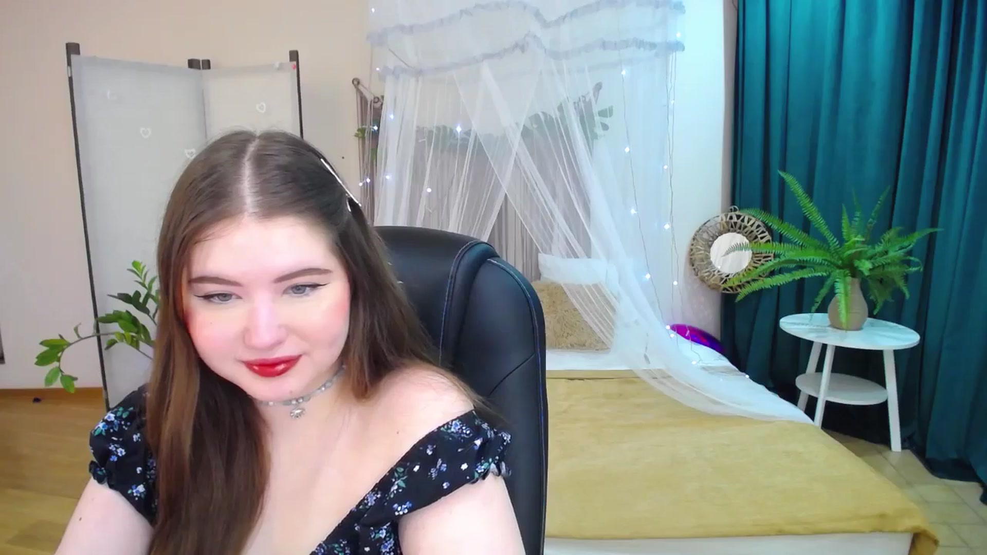 Gallery image thumbnail from AdmireMyEyes's myfreecams stream on, 03/18/2025, 19:34 image 5 of 20